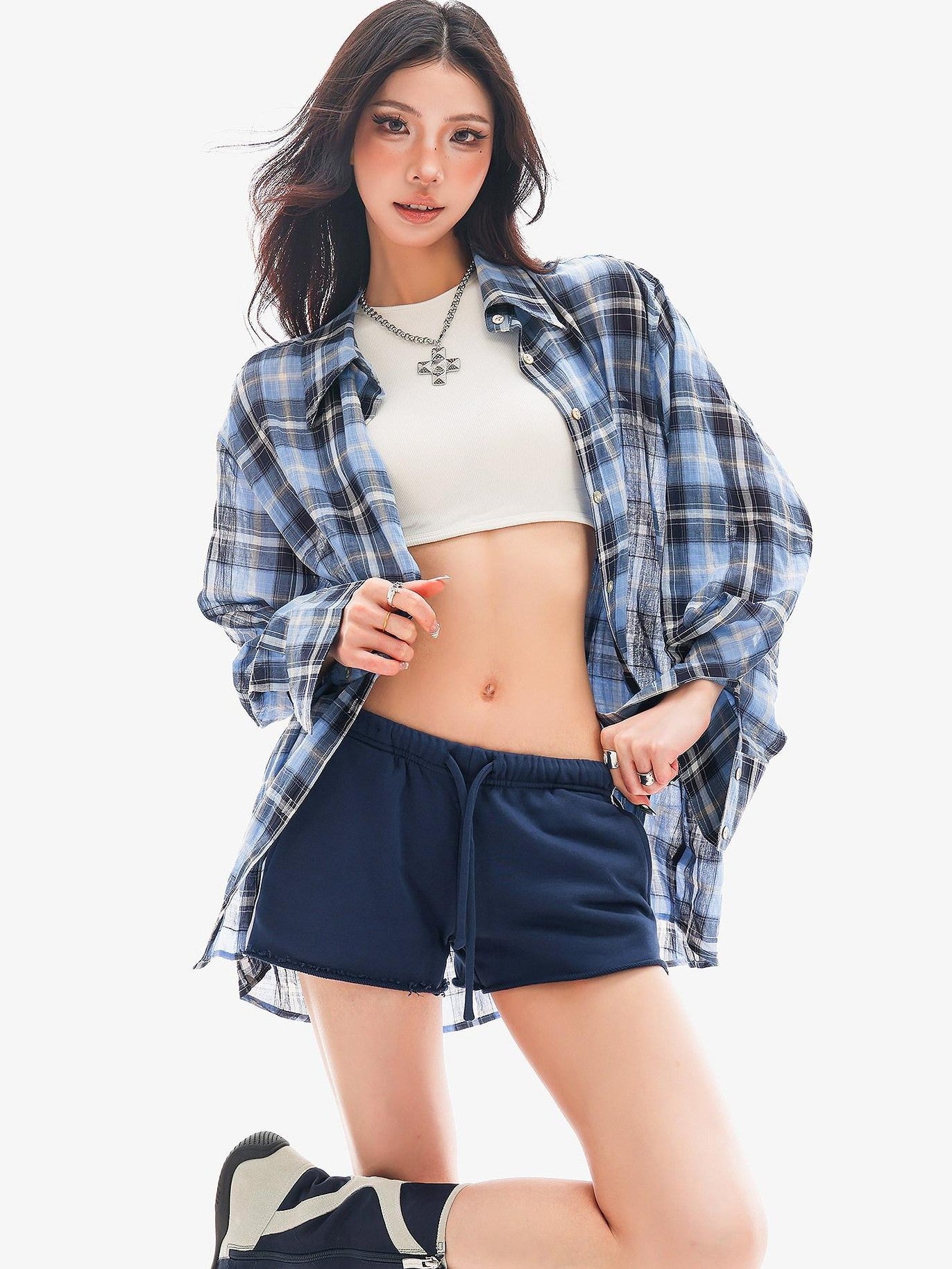 QIUQIU STUDIO Cropped Solid Round Neck Slim Fit Women&