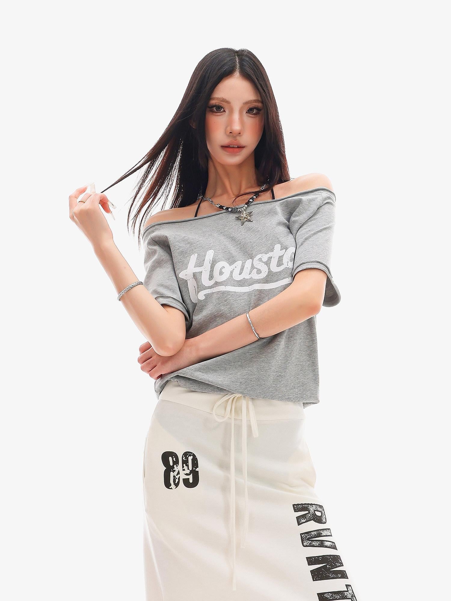 QIUQIU STUDIO Letter Print Asymmetric Shoulder Slim Fit Women&