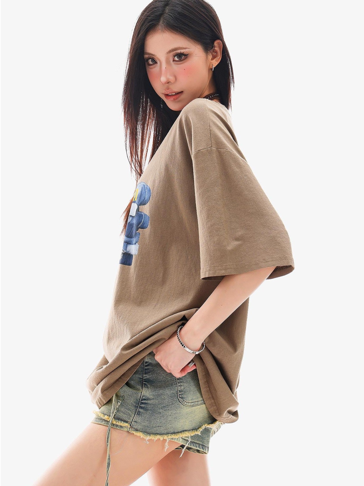QIUQIU STUDIO Mocha Gray American Letter Print Round Neck Women&