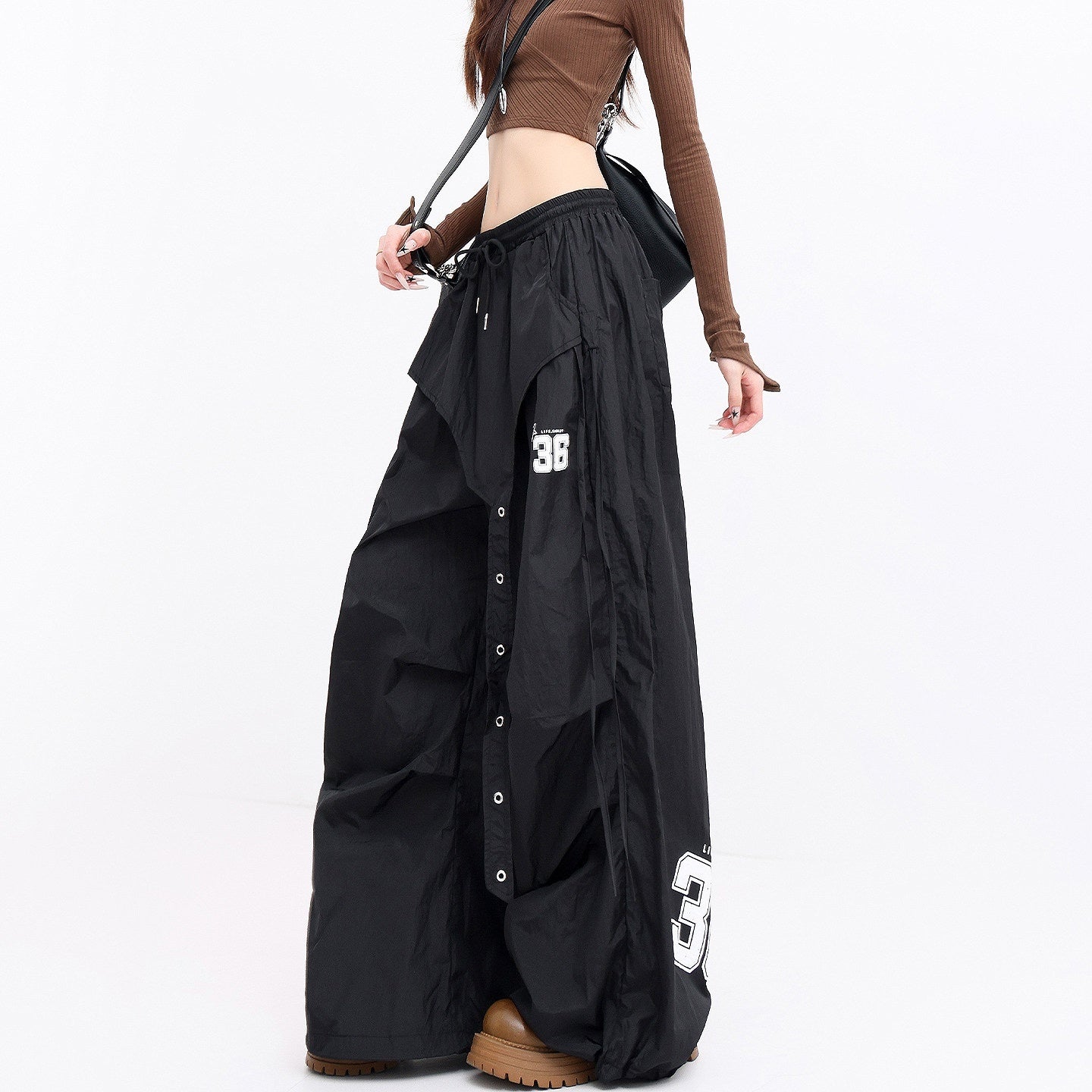 QIUQIU_STUDIO_Pleated_Asymmetric_Parachute_Cargo_Women&