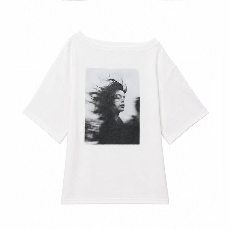 QIUQIU_STUDIO_Portrait_Print_Asymmetric_Shoulder_Loose_Fit_Women&