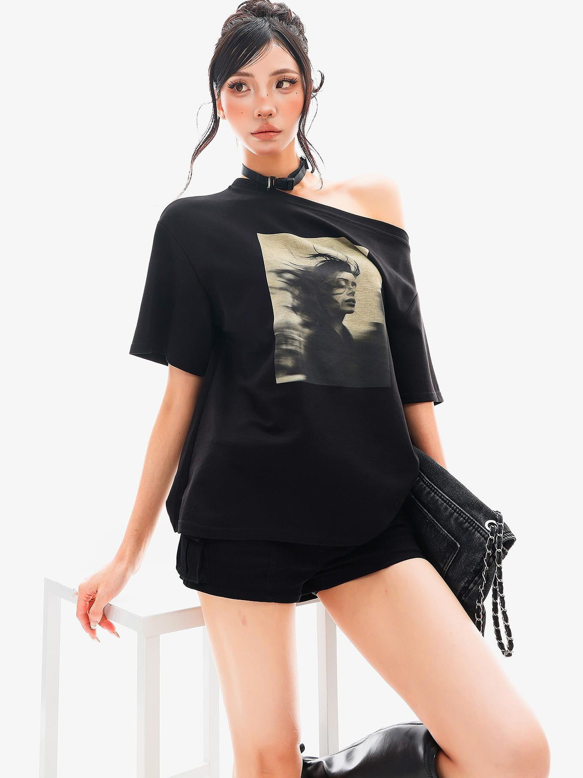 QIUQIU STUDIO Portrait Print Asymmetric Shoulder Loose Fit Women&
