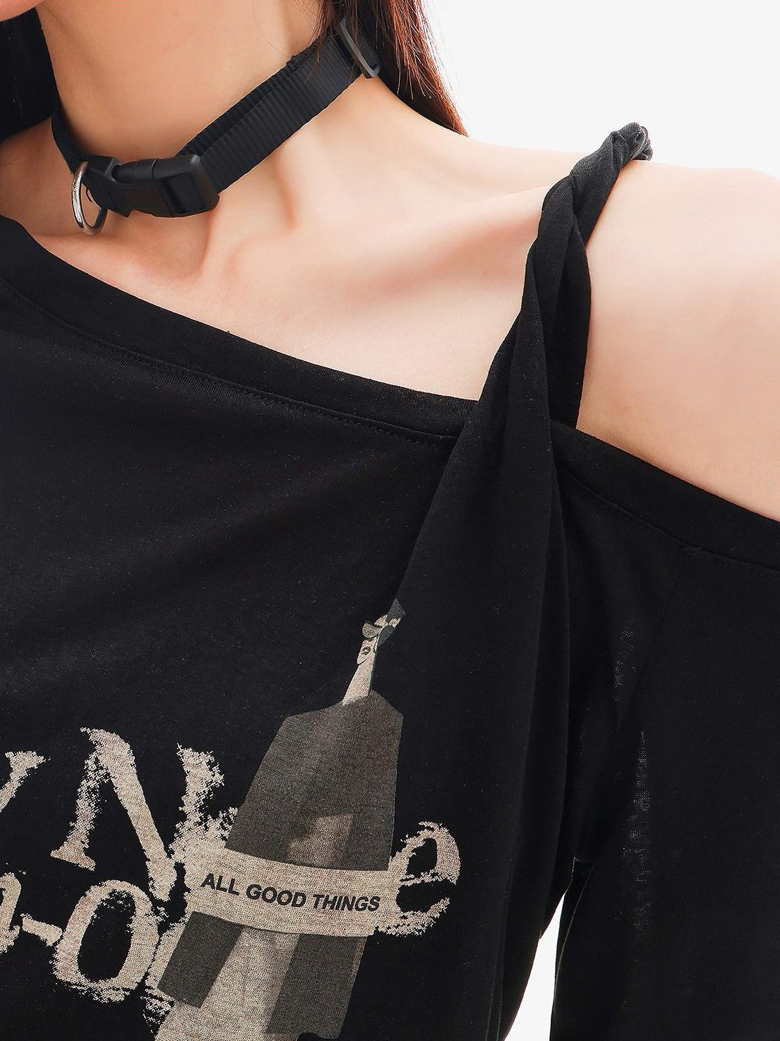 QIUQIU STUDIO Sheer One Shoulder Letter Portrait Print Women&