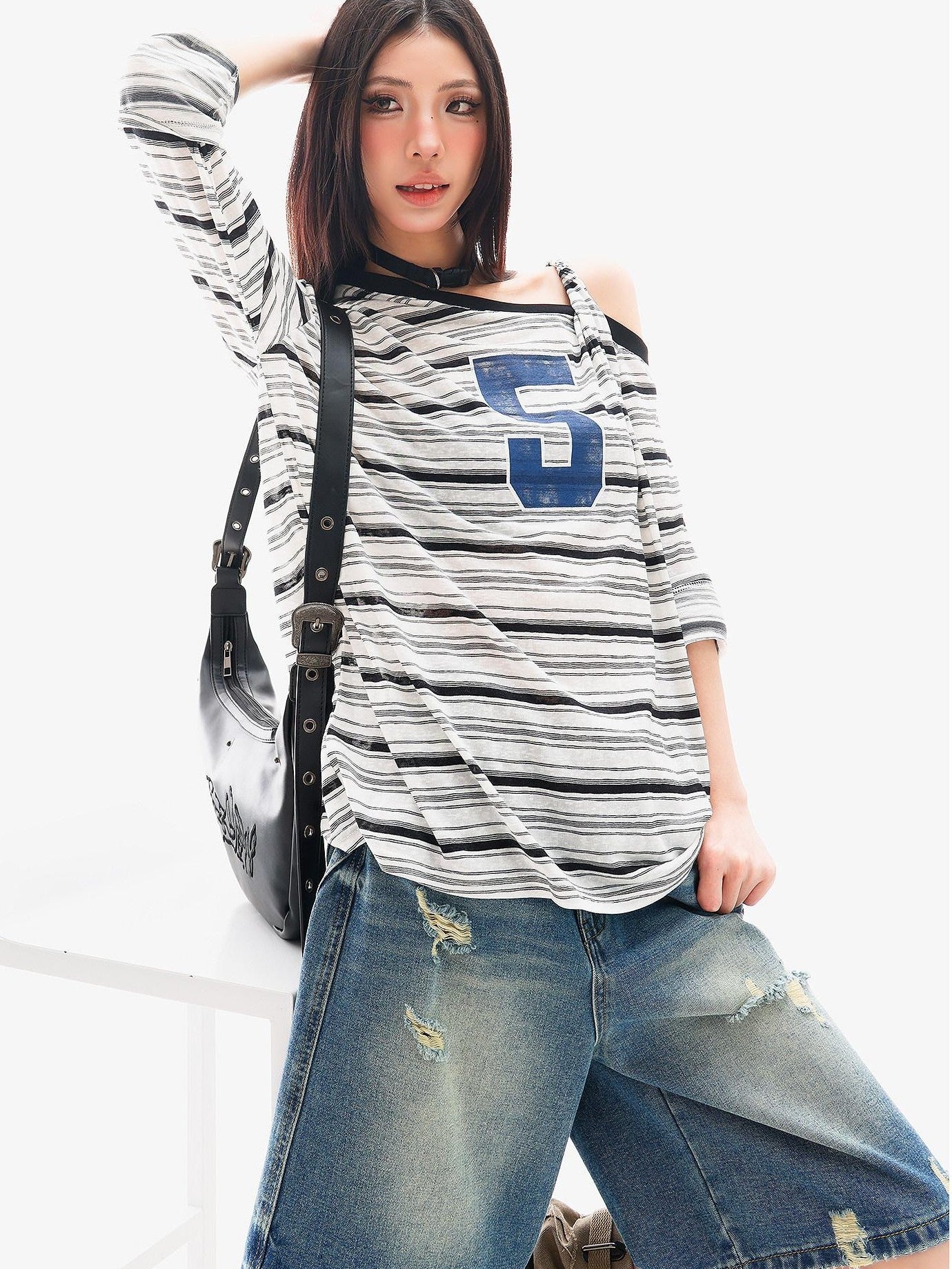 QIUQIU STUDIO Striped Lettering Print Asymmetric Shoulder Loose Women&