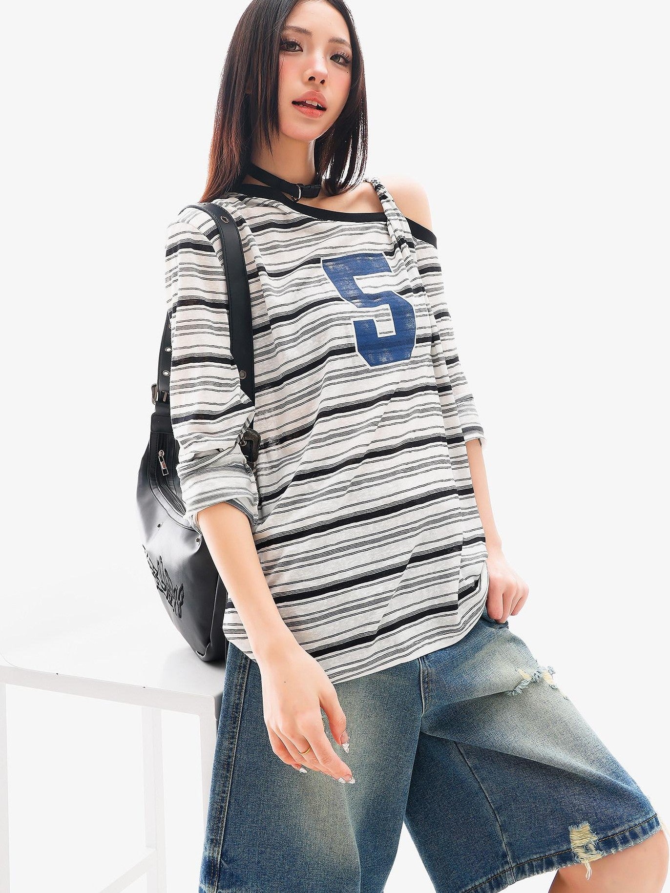 QIUQIU STUDIO Striped Lettering Print Asymmetric Shoulder Loose Women&