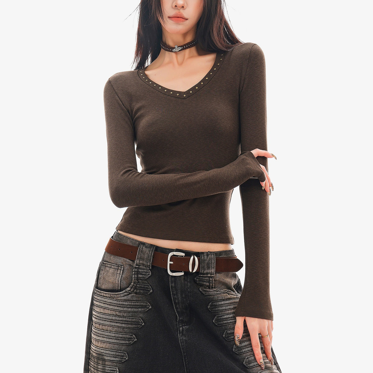 QIUQIU_STUDIO_Studded_V-neck_Slim_Fit_Women&