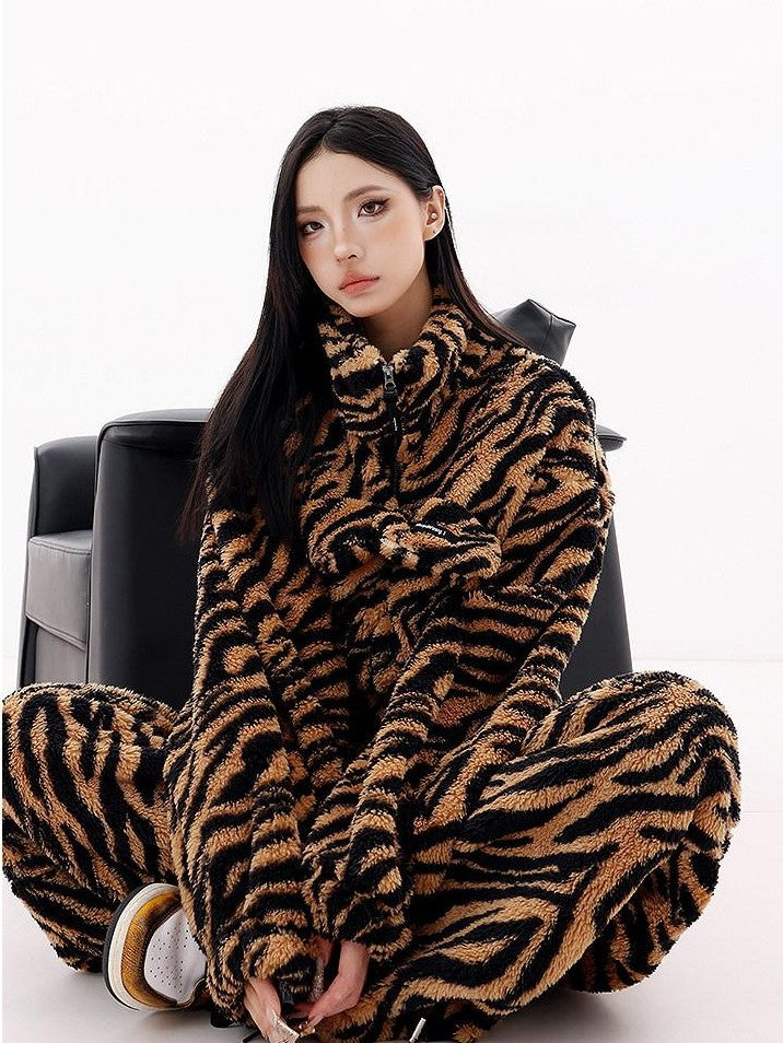 QIUQIU STUDIO Tiger Print Contrast Stand Collar Fleece Lined Relaxed Women&