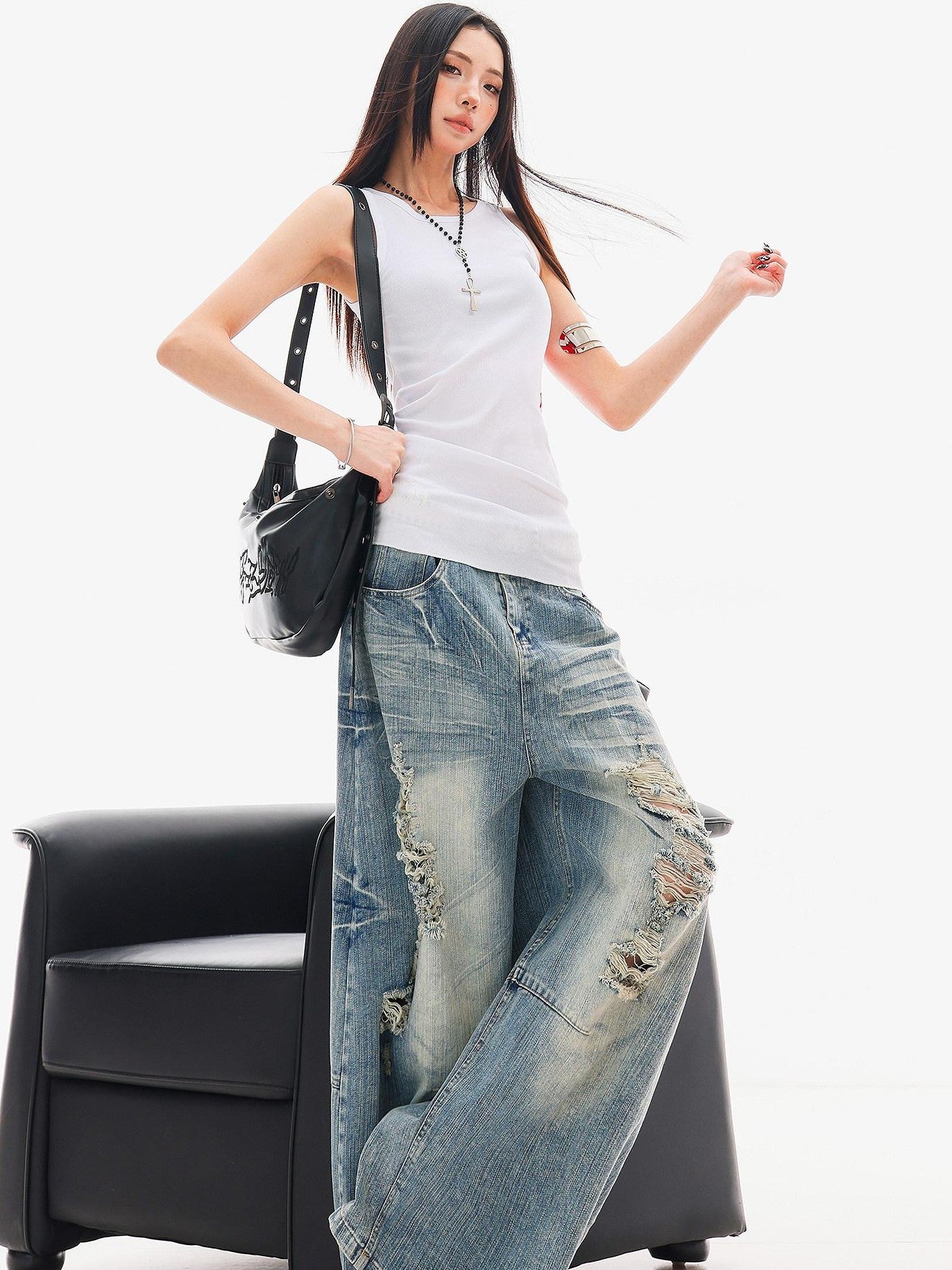 QIUQIU STUDIO White Red Lip Print Knitted Slim Fit Padded Women&