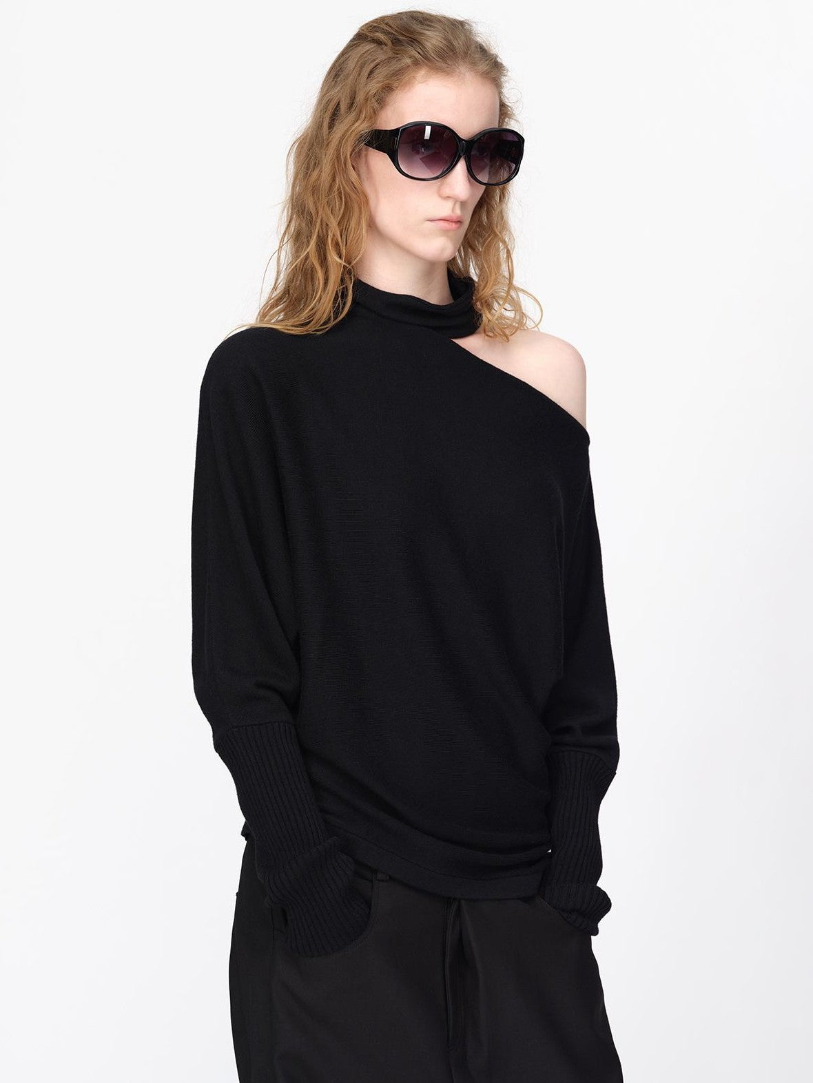 RUN TO THE FUTURE Asymmetric High Neck Long Sleeve Women&