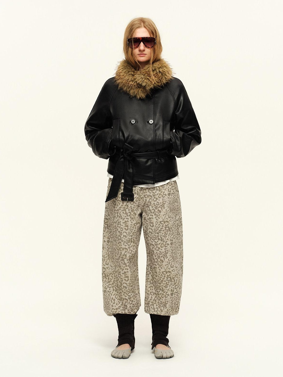 RUN TO THE FUTURE Cotton Filled Fur Collar Commuter Straight Fit Classic Black Puffer Jackets