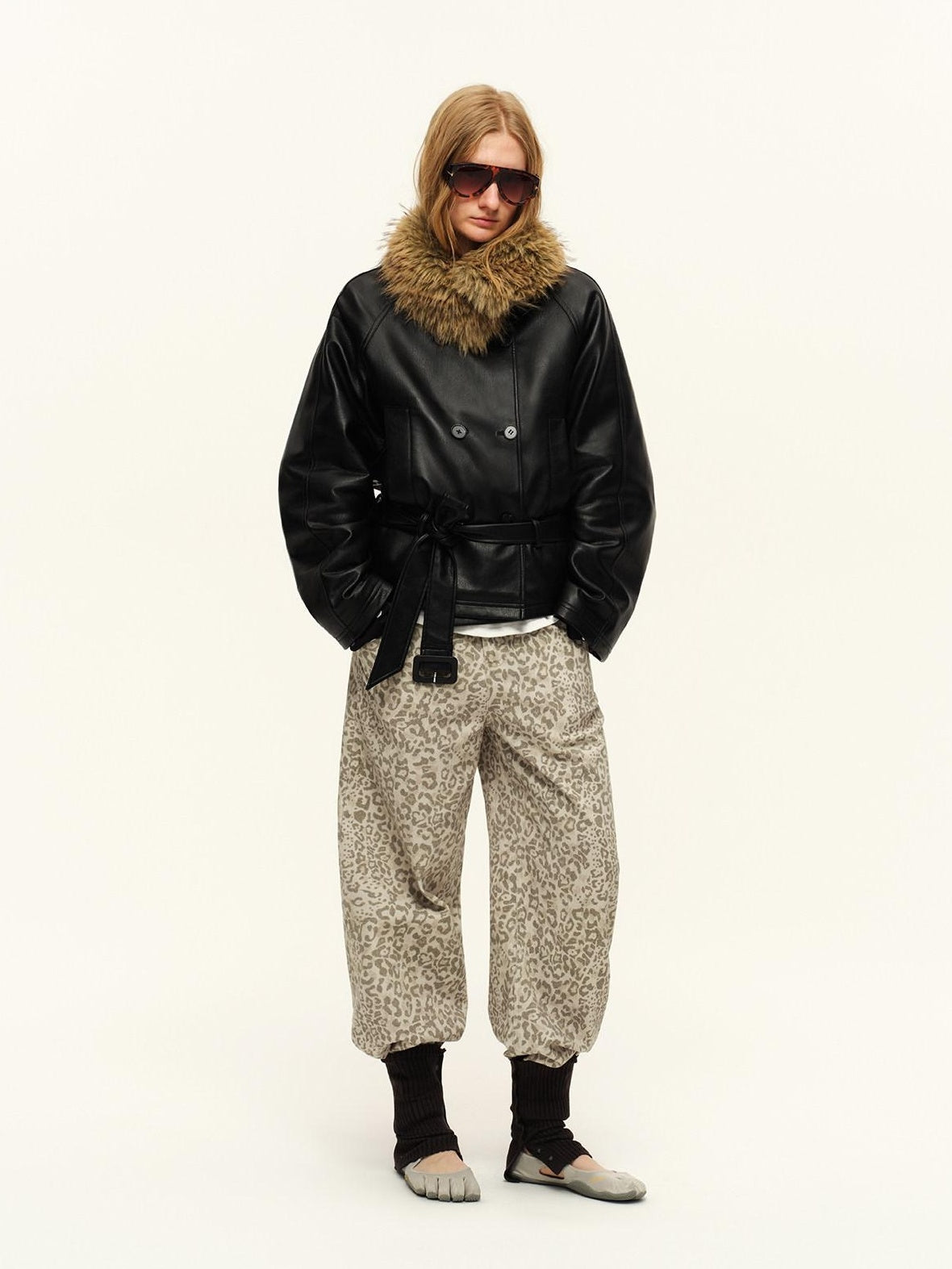 RUN TO THE FUTURE Cotton Filled Fur Collar Commuter Straight Fit Classic Black Puffer Jackets