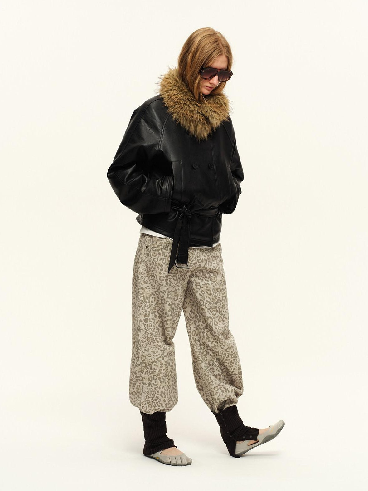 RUN TO THE FUTURE Cotton Filled Fur Collar Commuter Straight Fit Classic Black Puffer Jackets