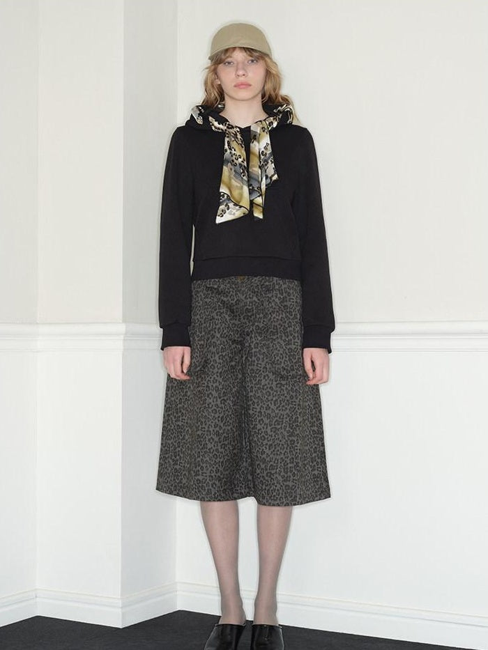 RUN TO THE FUTURE Cotton Leopard Minimalist Low Rise Pockets Women Pine Green Short Trousers