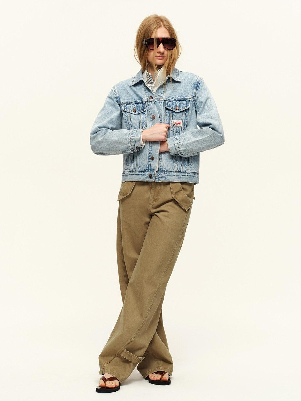 RUN TO THE FUTURE Light Blue Distressed Oversized Turned Collar Women&