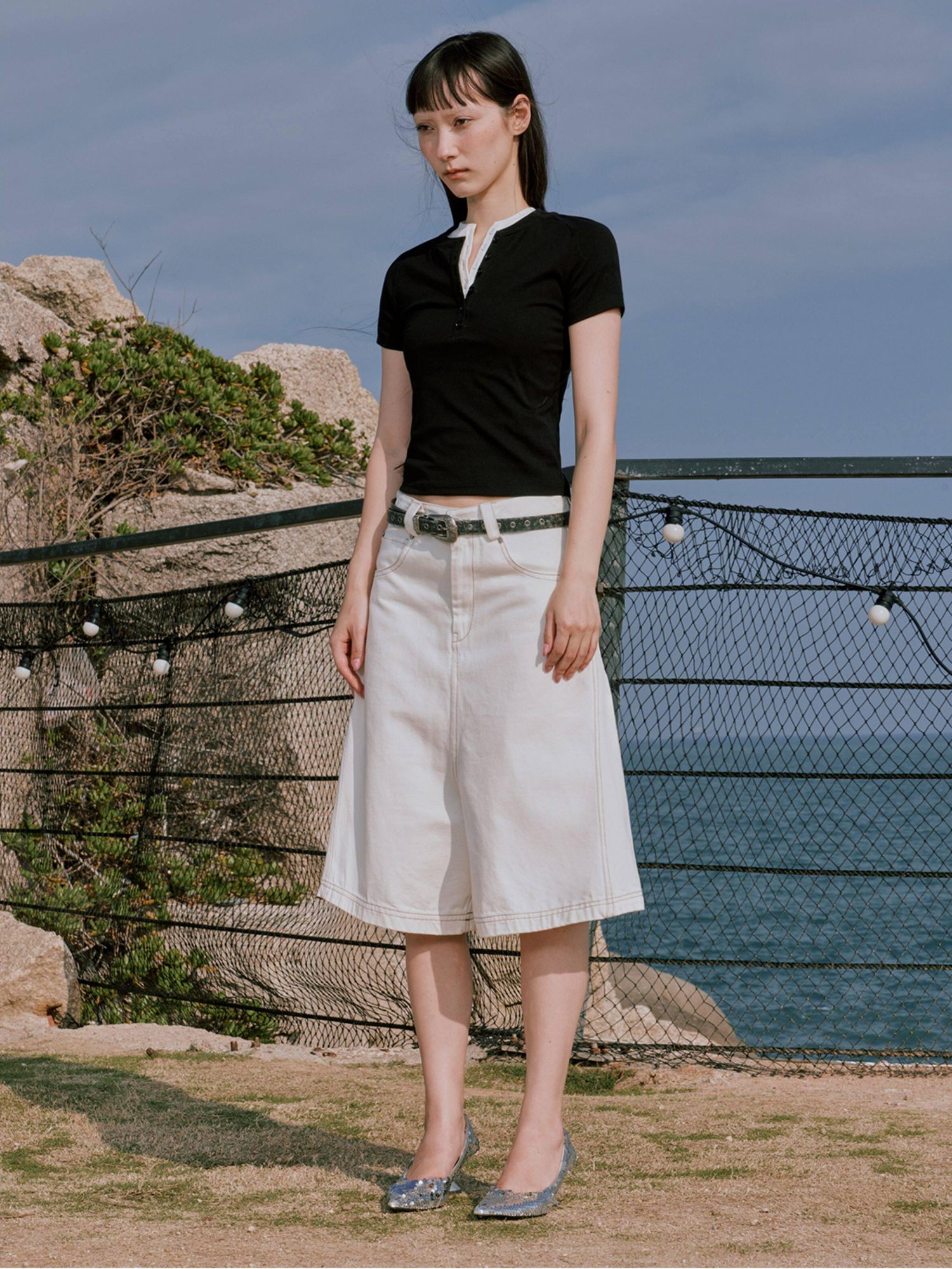 RUN TO THE FUTURE Pure Cotton Low Rise Minimal Straight Pockets Women Ivory Denim Shorts