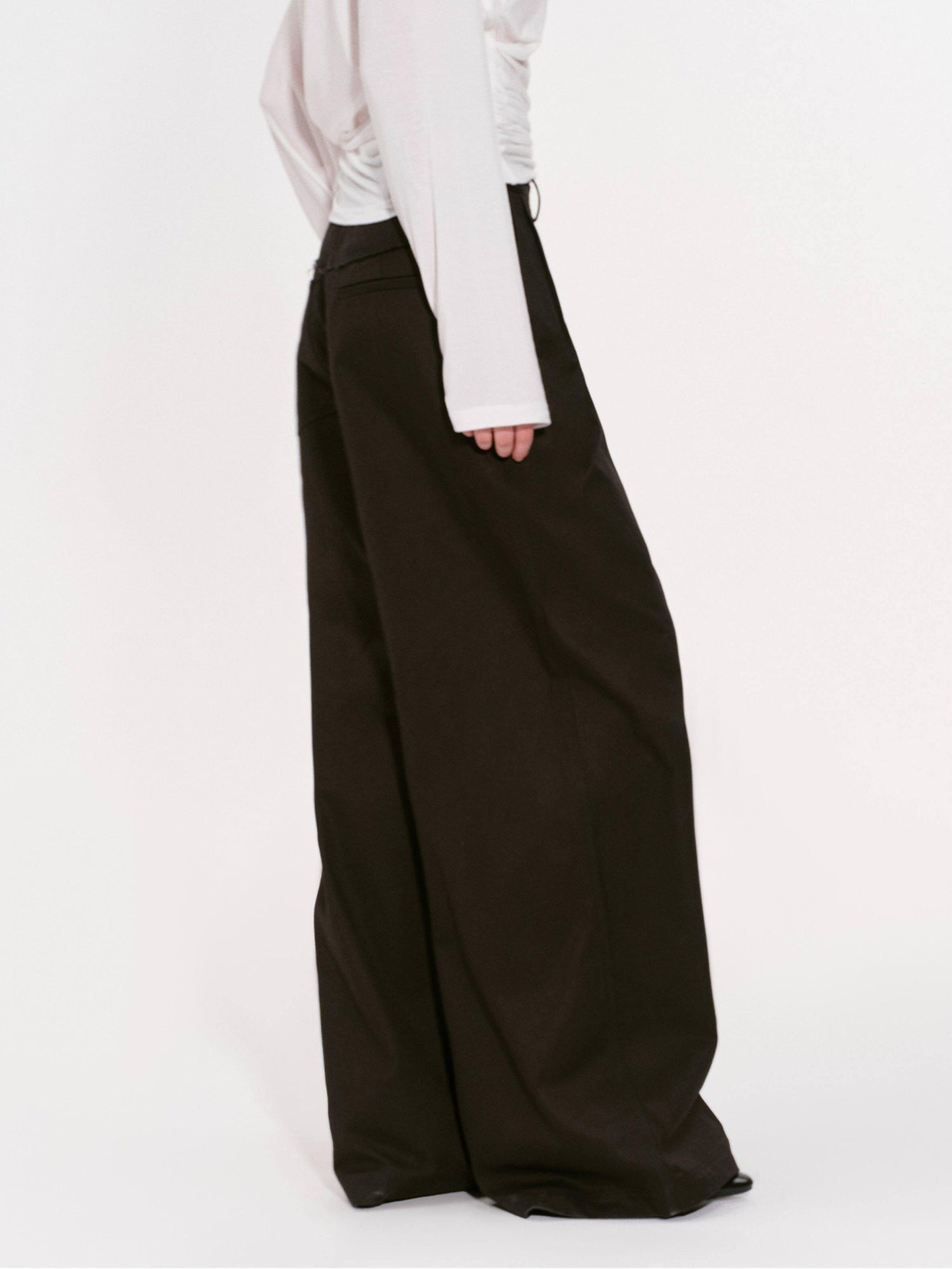 RUN TO THE FUTURE Pure Cotton Original Pleated Low Waist Pockets Women Khaki Black Wide-Leg Pants