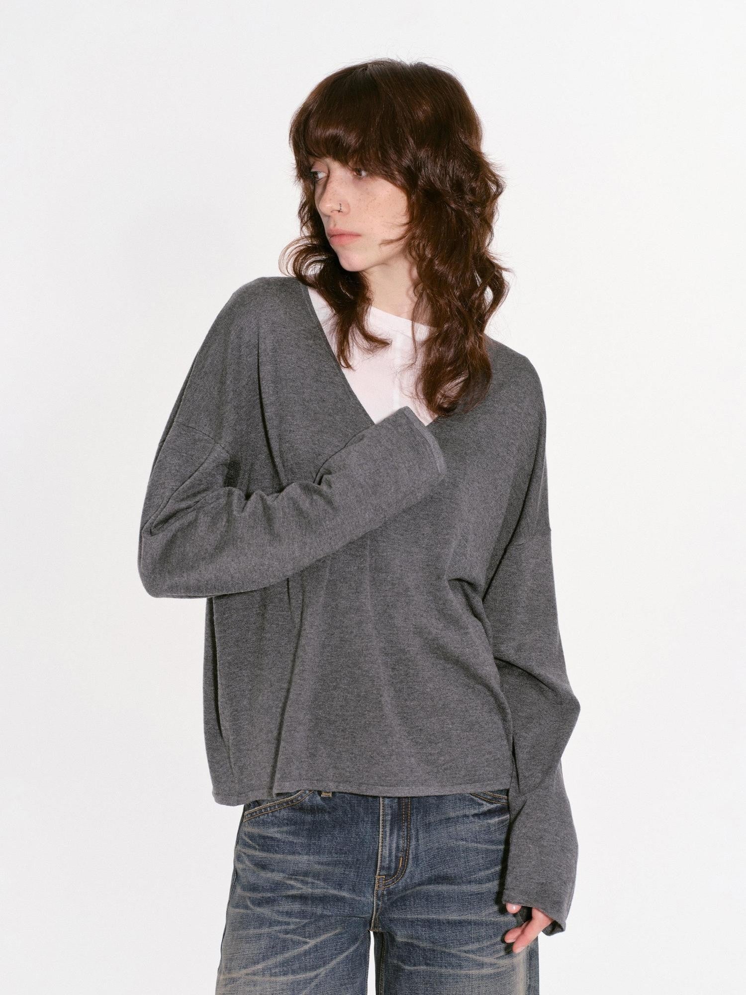 RUN TO THE FUTURE V-neck Relaxed Knit Women&