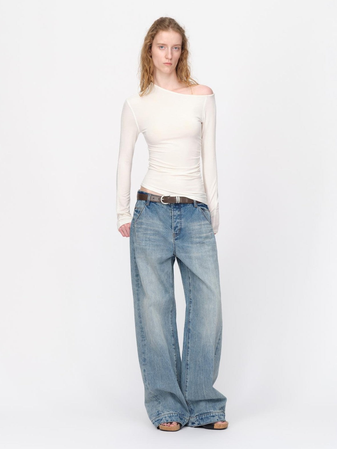 RUN TO THE FUTURE Vintage Wash Distressed Low Rise Loose Fit Women&