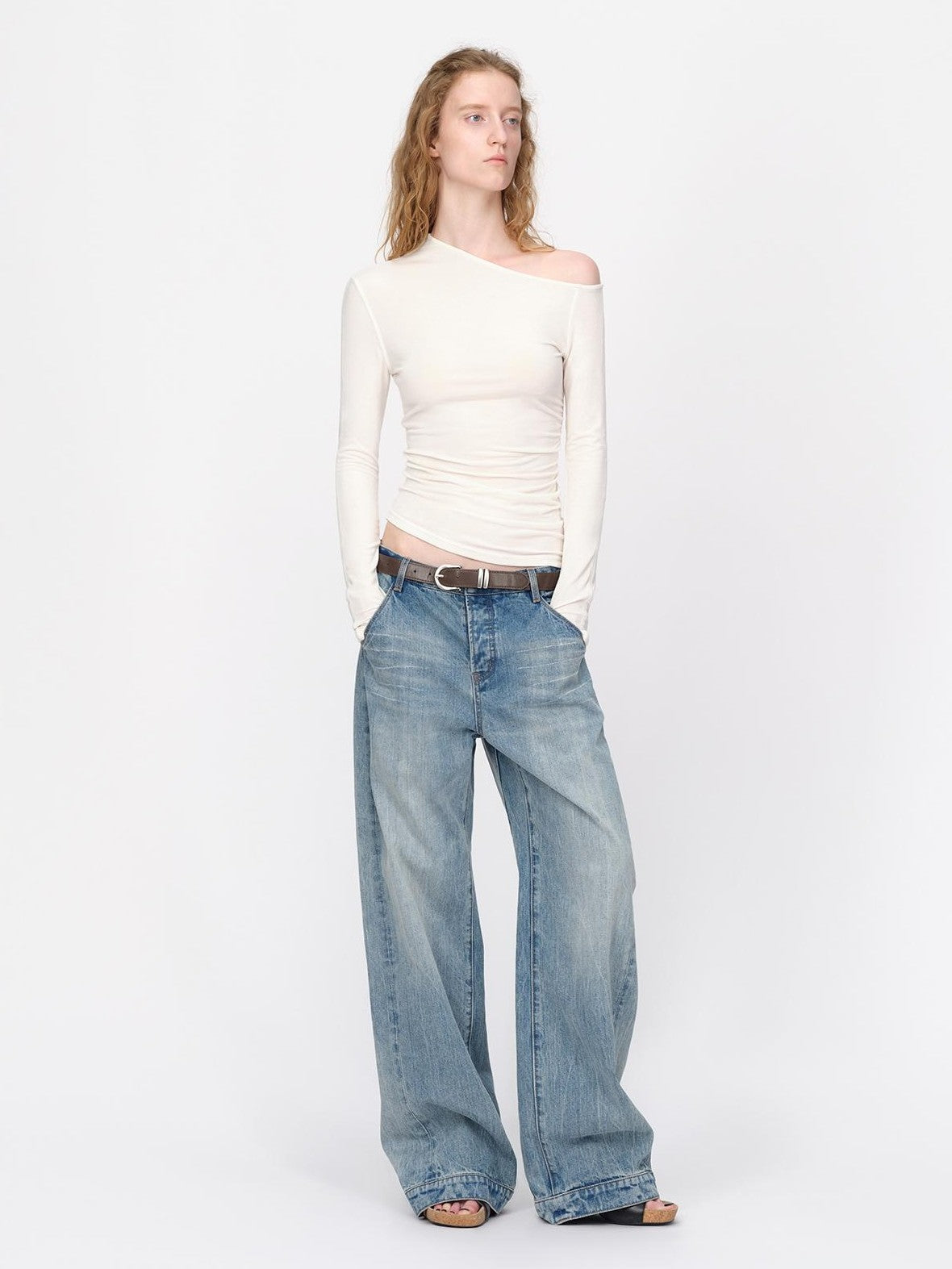 RUN TO THE FUTURE Vintage Wash Distressed Low Rise Loose Fit Women&