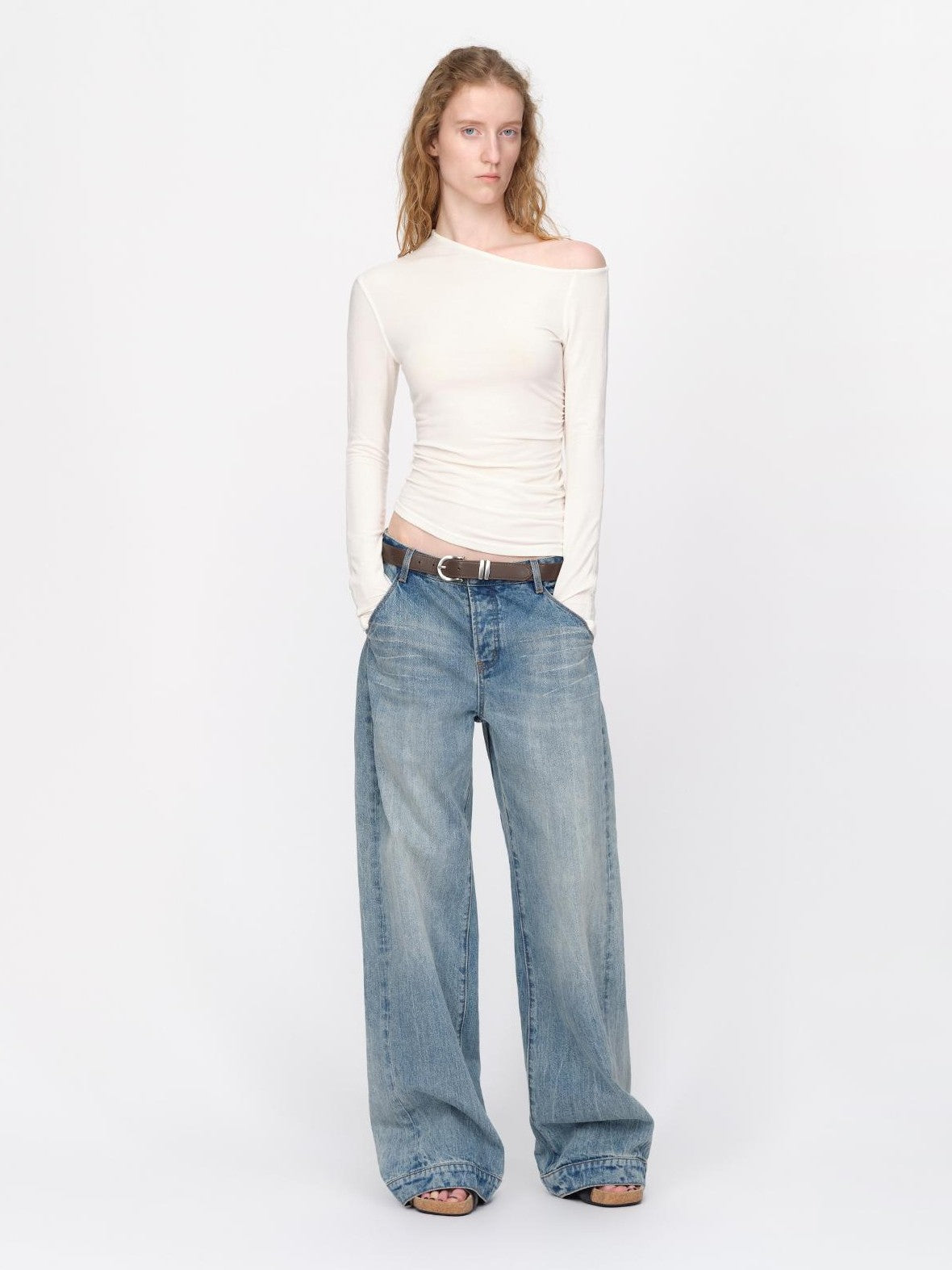 RUN TO THE FUTURE Vintage Wash Distressed Low Rise Loose Fit Women&
