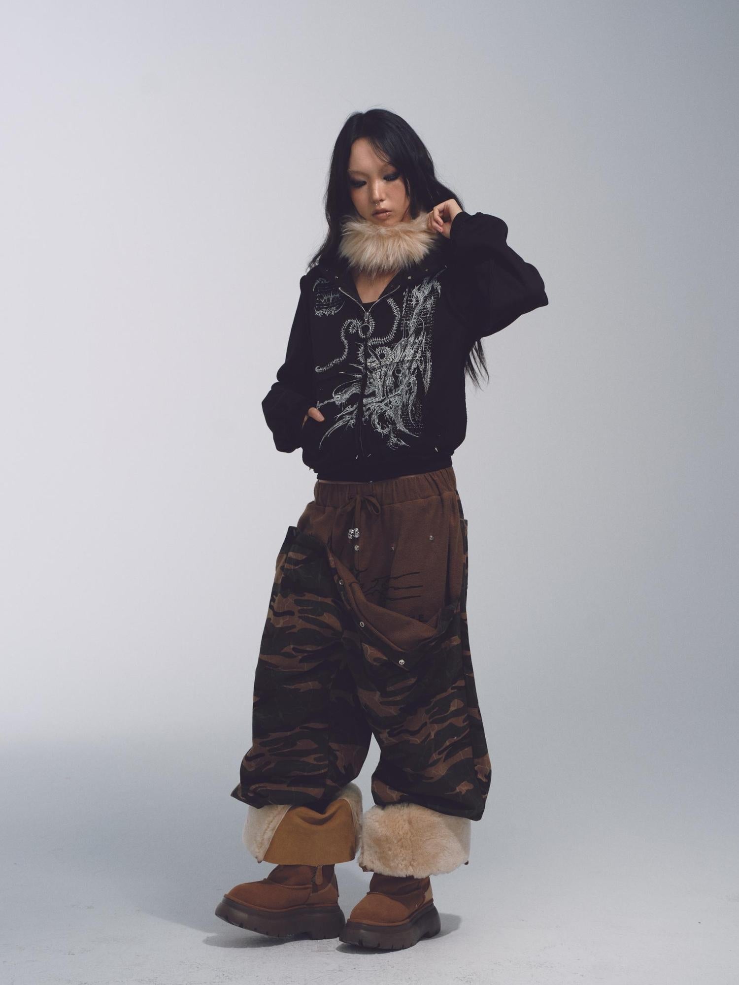NONAME SPACE Raw Edge Fleece Lined Oversized Print Sweatshirt With Rivets