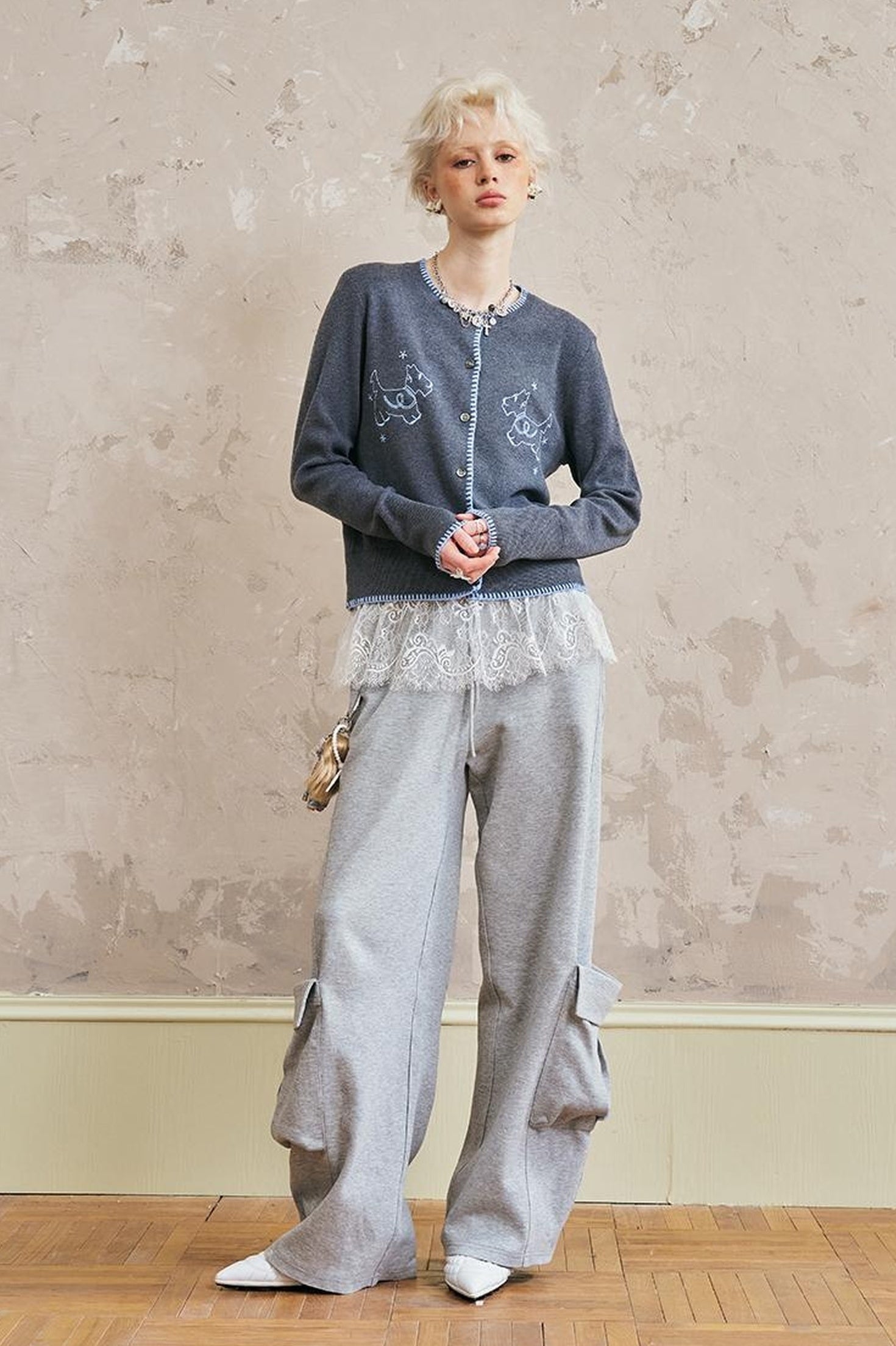 DIDDI MODA Relaxed Cargo Jogger With Embroidered Grapes