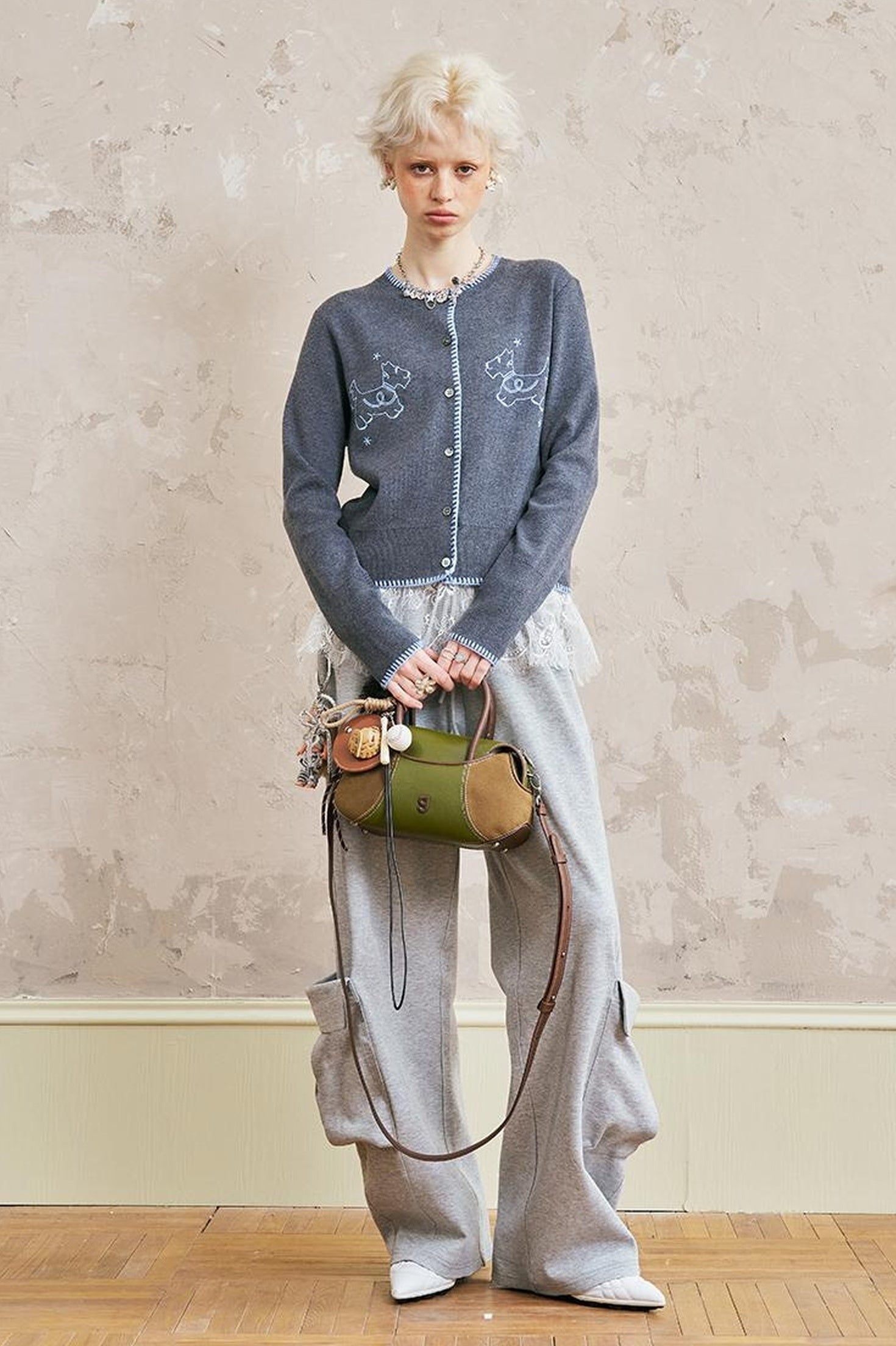 DIDDI MODA Relaxed Cargo Jogger With Embroidered Grapes