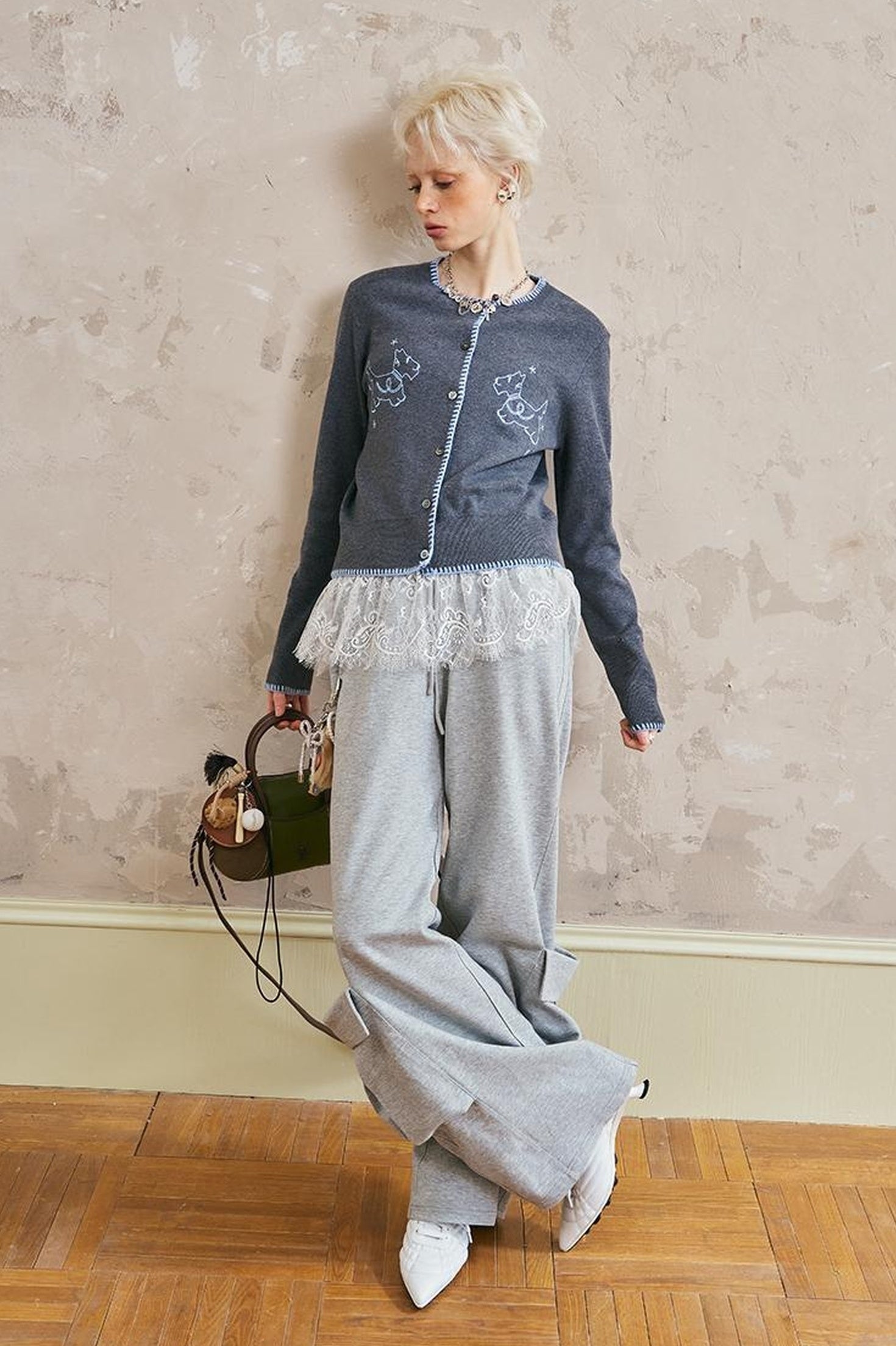 DIDDI MODA Relaxed Cargo Jogger With Embroidered Grapes