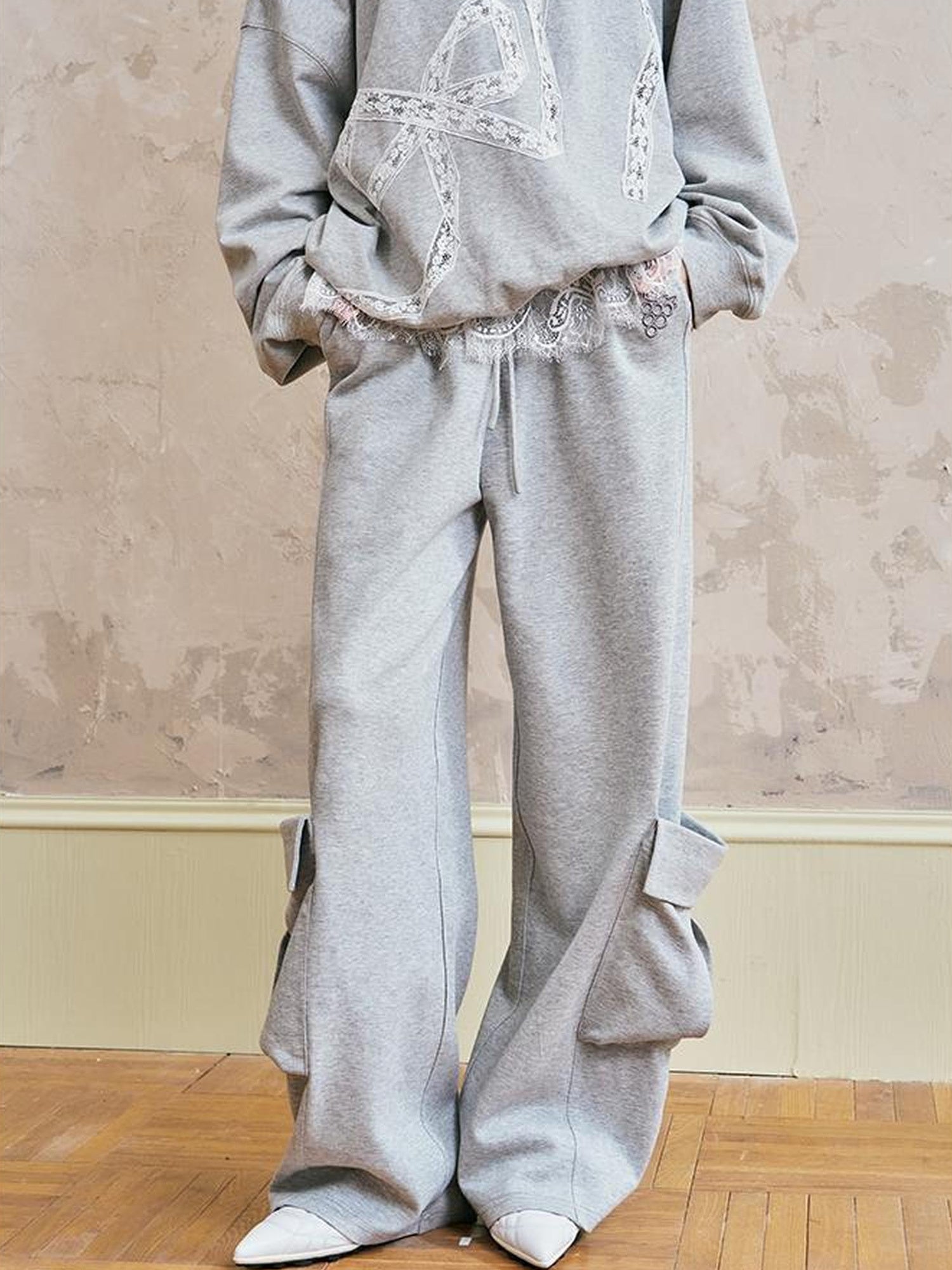 DIDDI MODA Relaxed Cargo Jogger With Embroidered Grapes