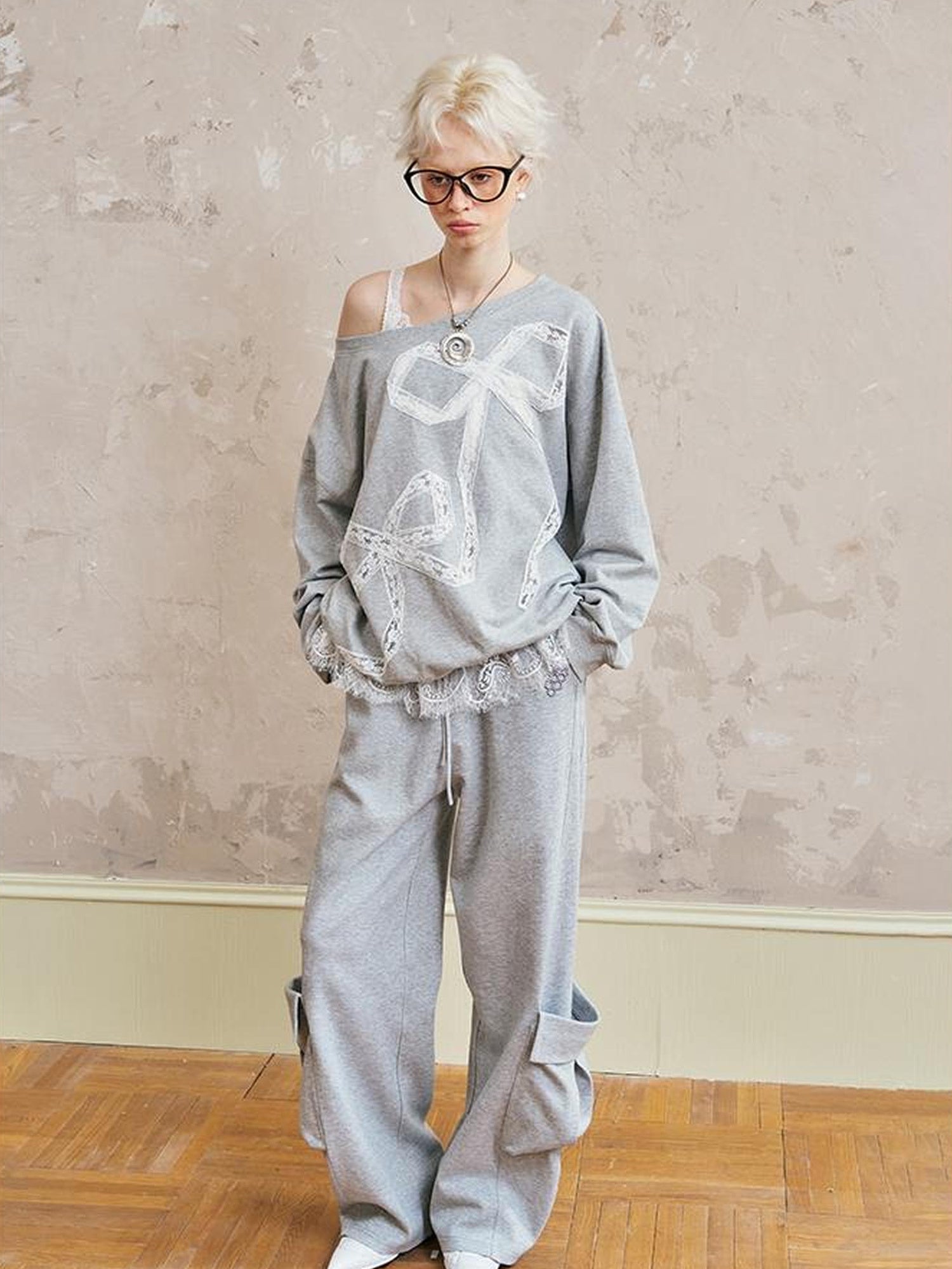 DIDDI MODA Relaxed Cargo Jogger With Embroidered Grapes