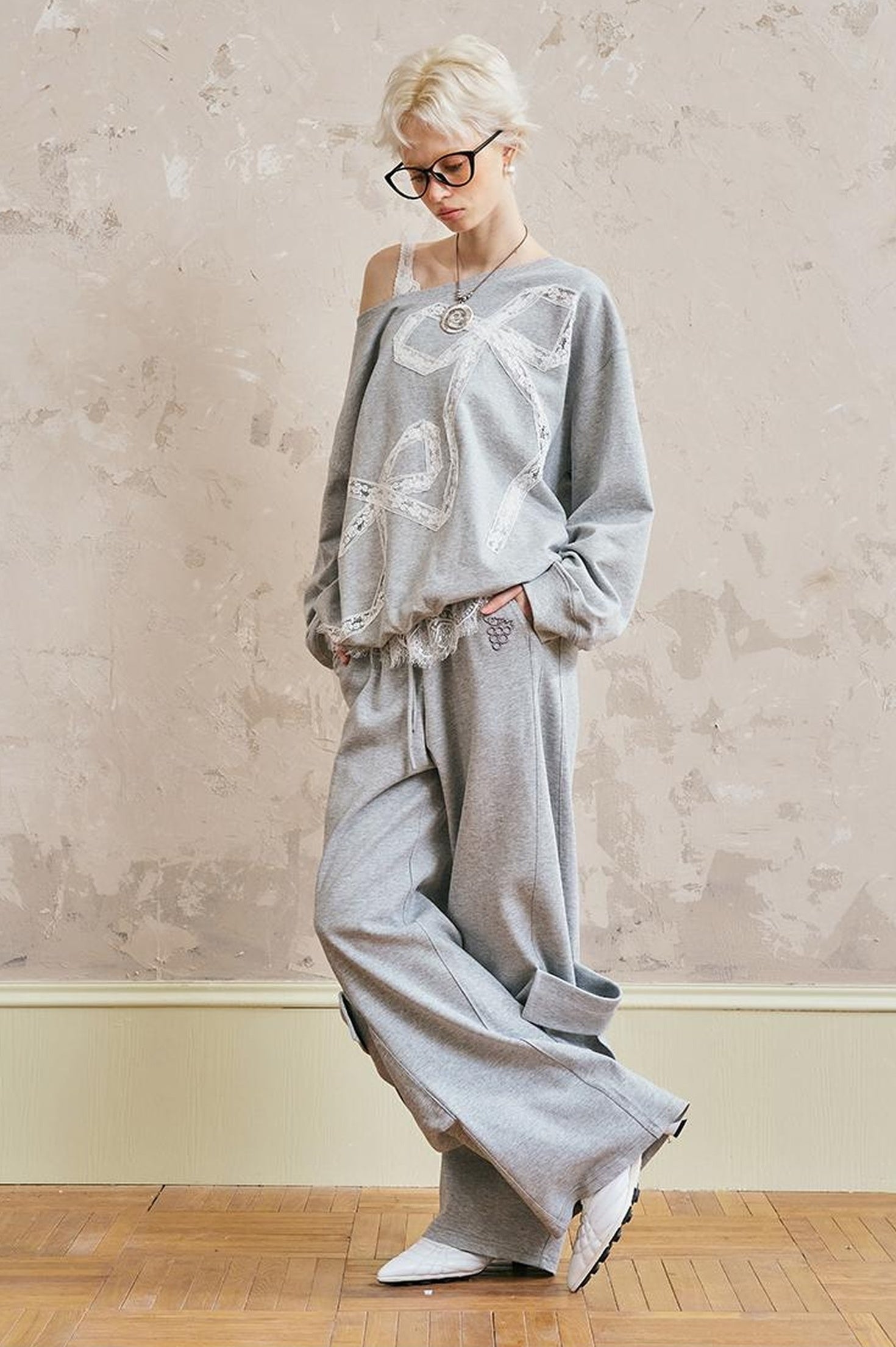 DIDDI MODA Relaxed Cargo Jogger With Embroidered Grapes