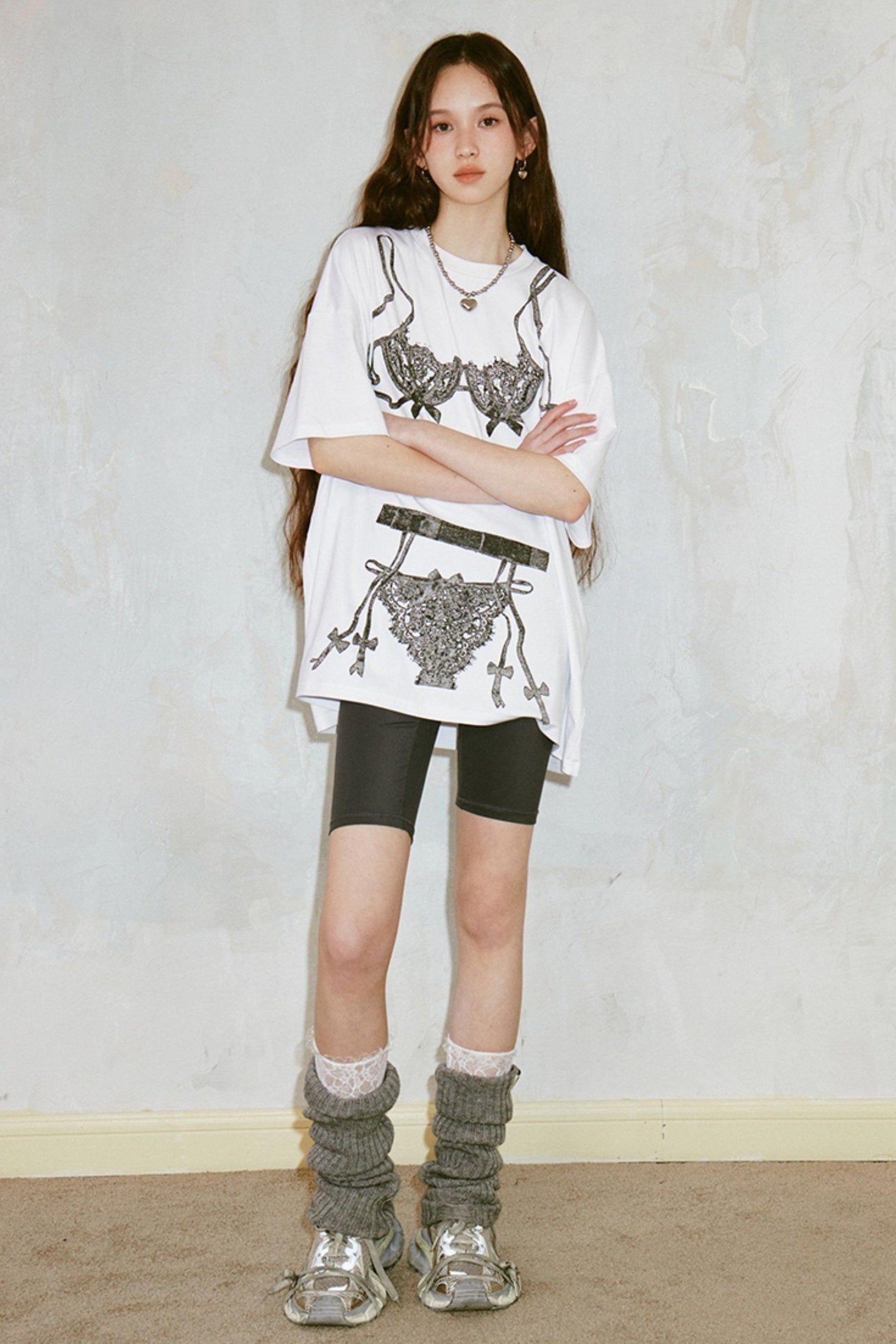 DIDDI MODA Retro Illusion Lingerie Print Relaxed Tee