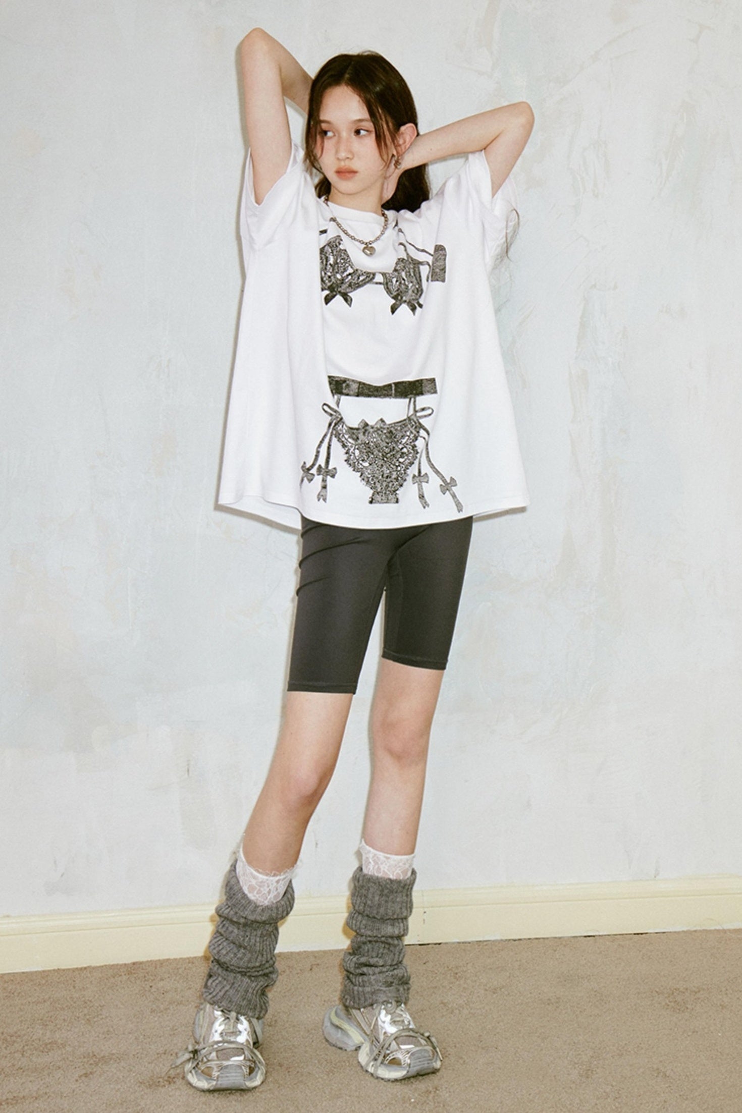 DIDDI MODA Retro Illusion Lingerie Print Relaxed Tee