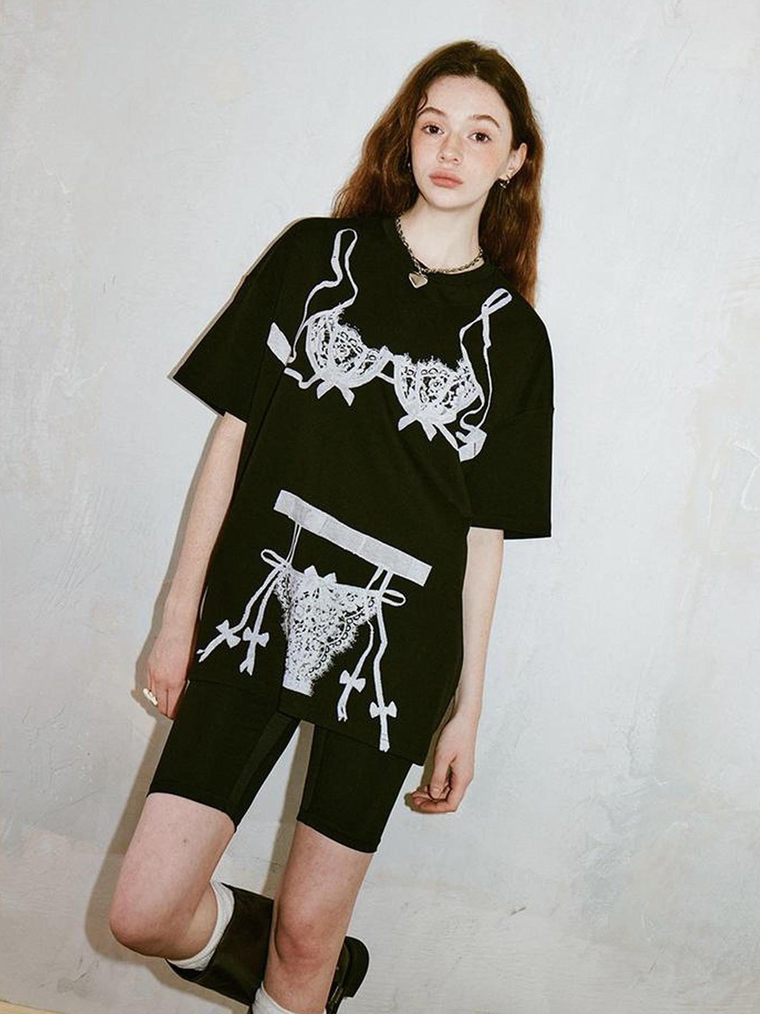 DIDDI MODA Retro Illusion Lingerie Print Relaxed Tee