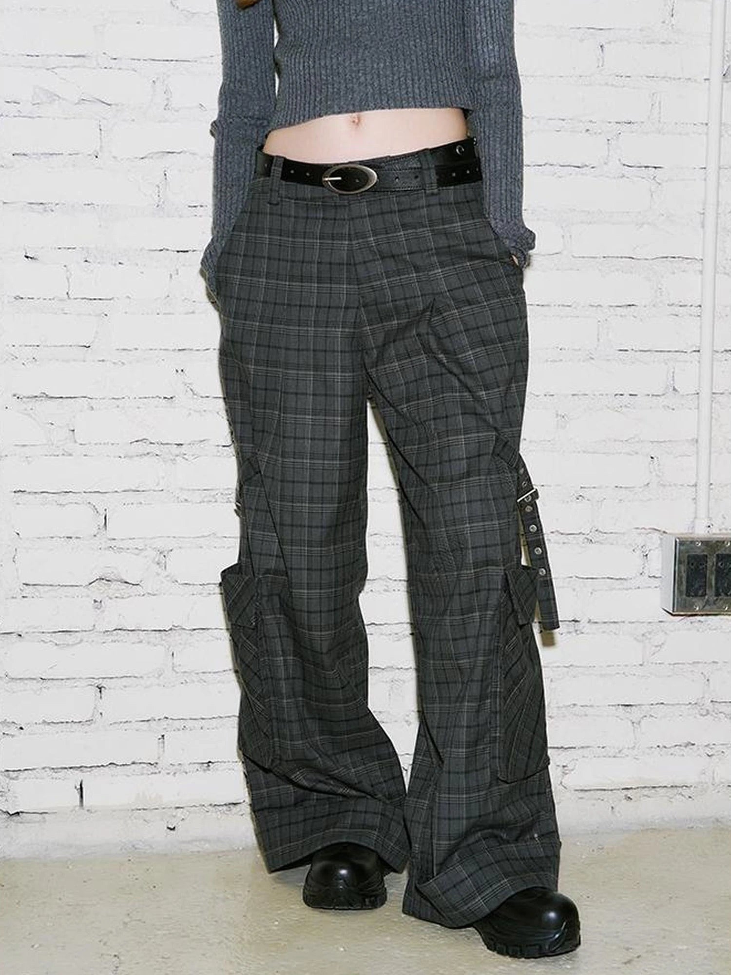 Retro Plaid Cargo Pants For Women Relaxed Fit Stylish Design