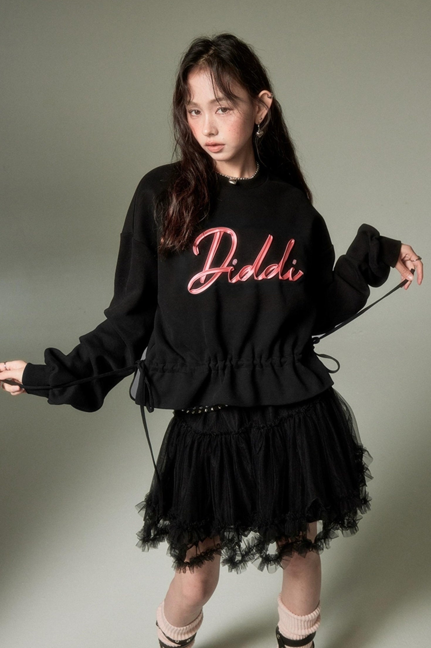 DIDDI MODA Ribbon Embroidered Cropped Sweatshirt With Stacked Sleeves