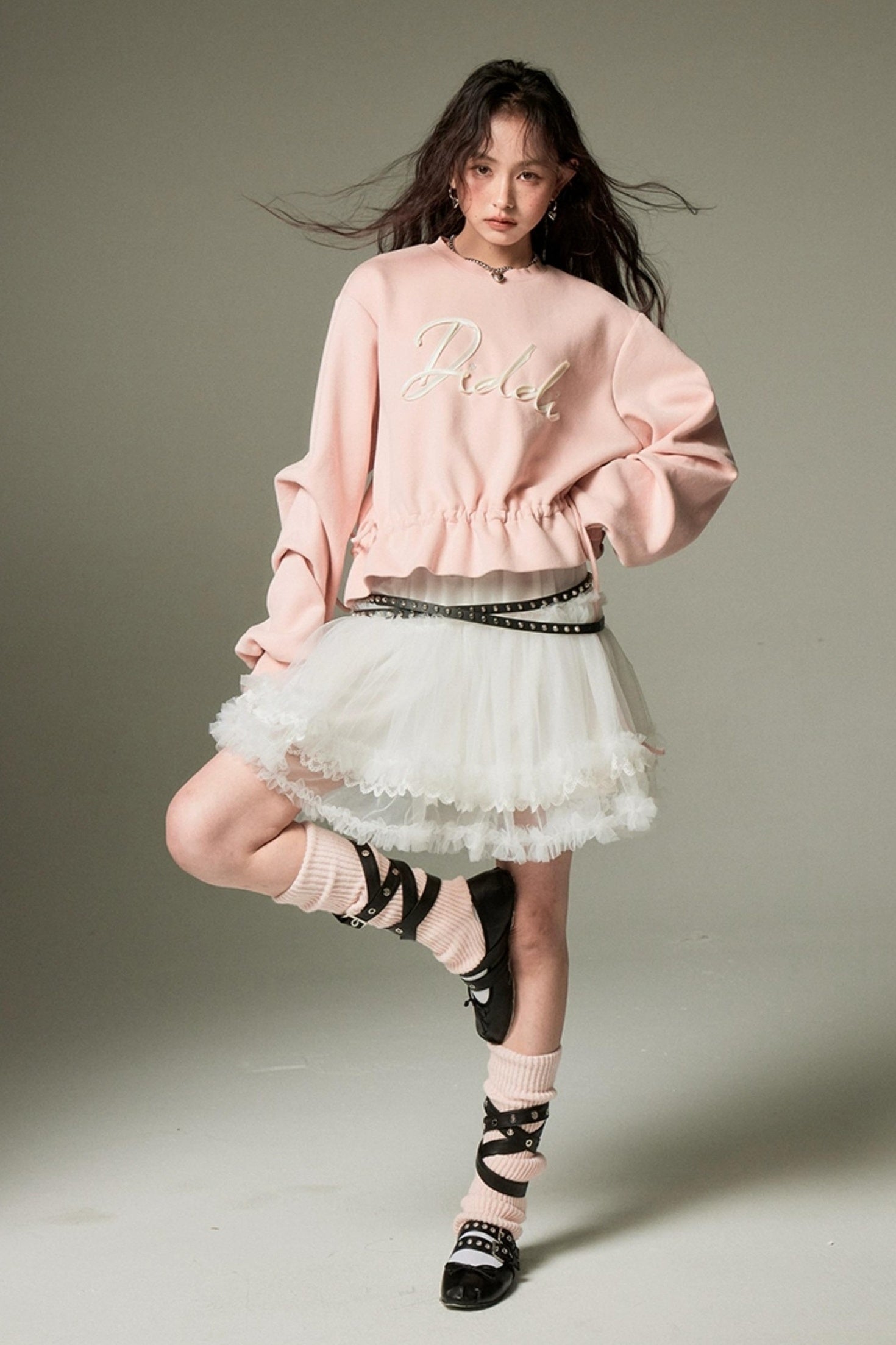 DIDDI MODA Ribbon Embroidered Cropped Sweatshirt With Stacked Sleeves