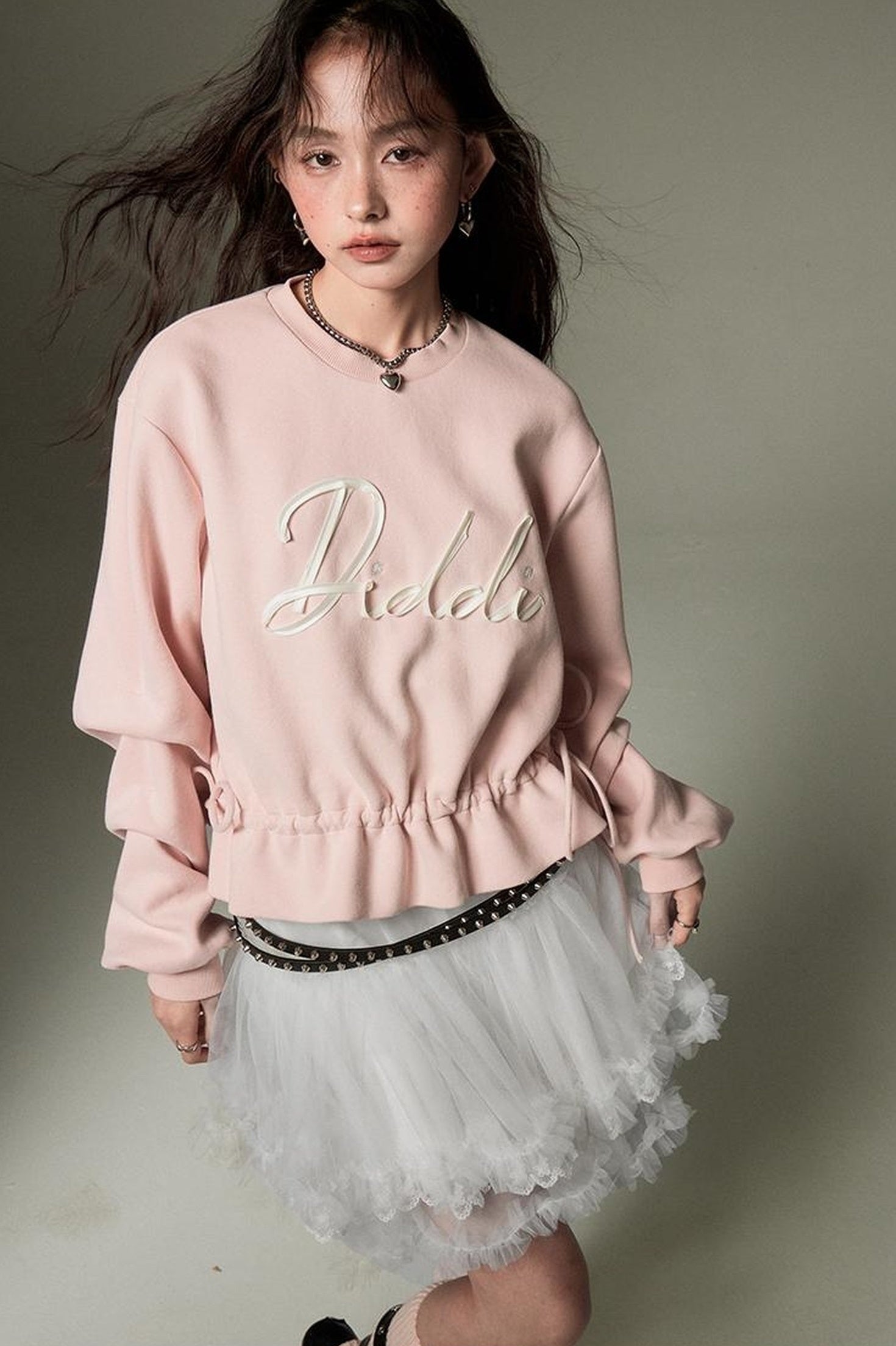 DIDDI MODA Ribbon Embroidered Cropped Sweatshirt With Stacked Sleeves
