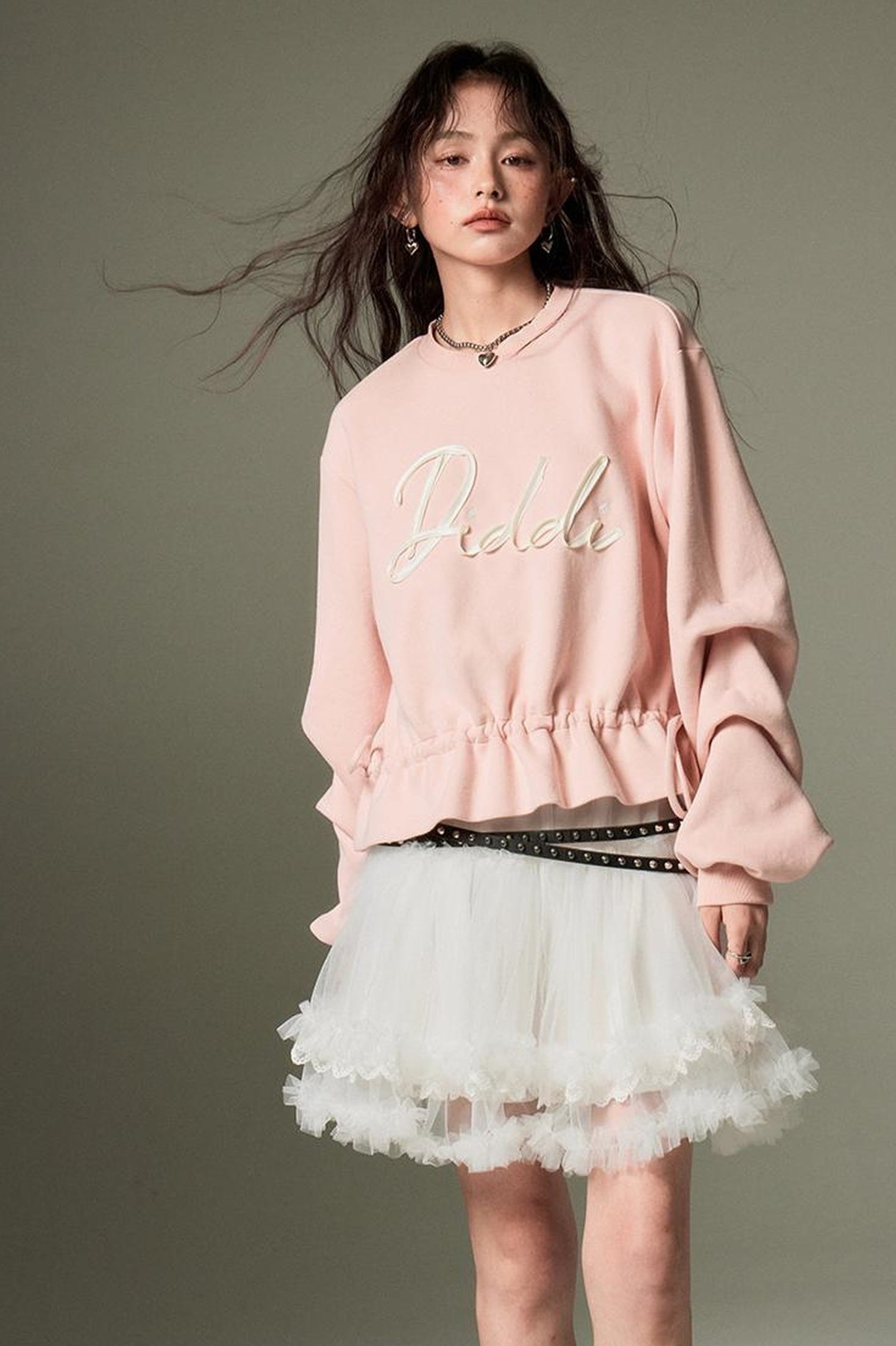 DIDDI MODA Ribbon Embroidered Cropped Sweatshirt With Stacked Sleeves