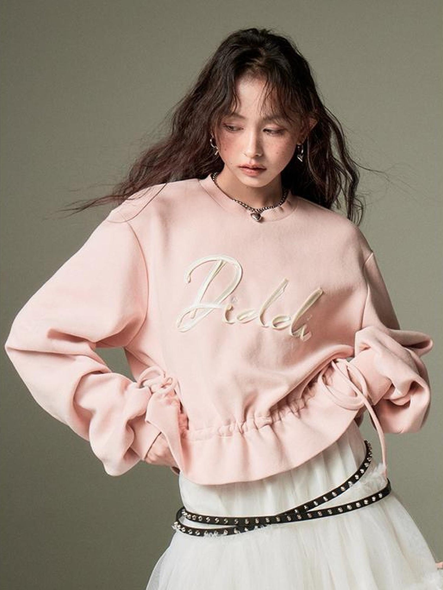 DIDDI MODA Ribbon Embroidered Cropped Sweatshirt With Stacked Sleeves