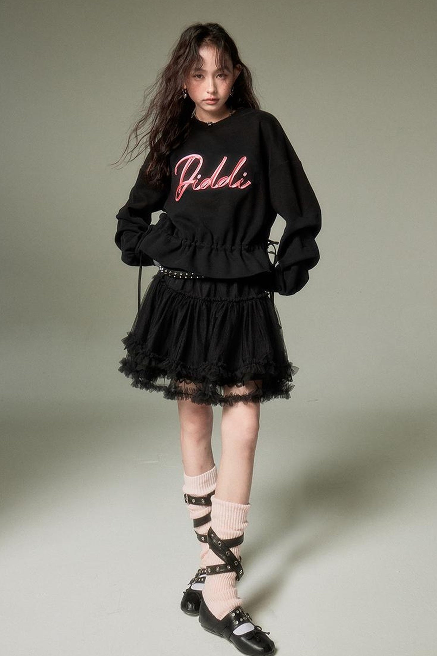 DIDDI MODA Ribbon Embroidered Cropped Sweatshirt With Stacked Sleeves