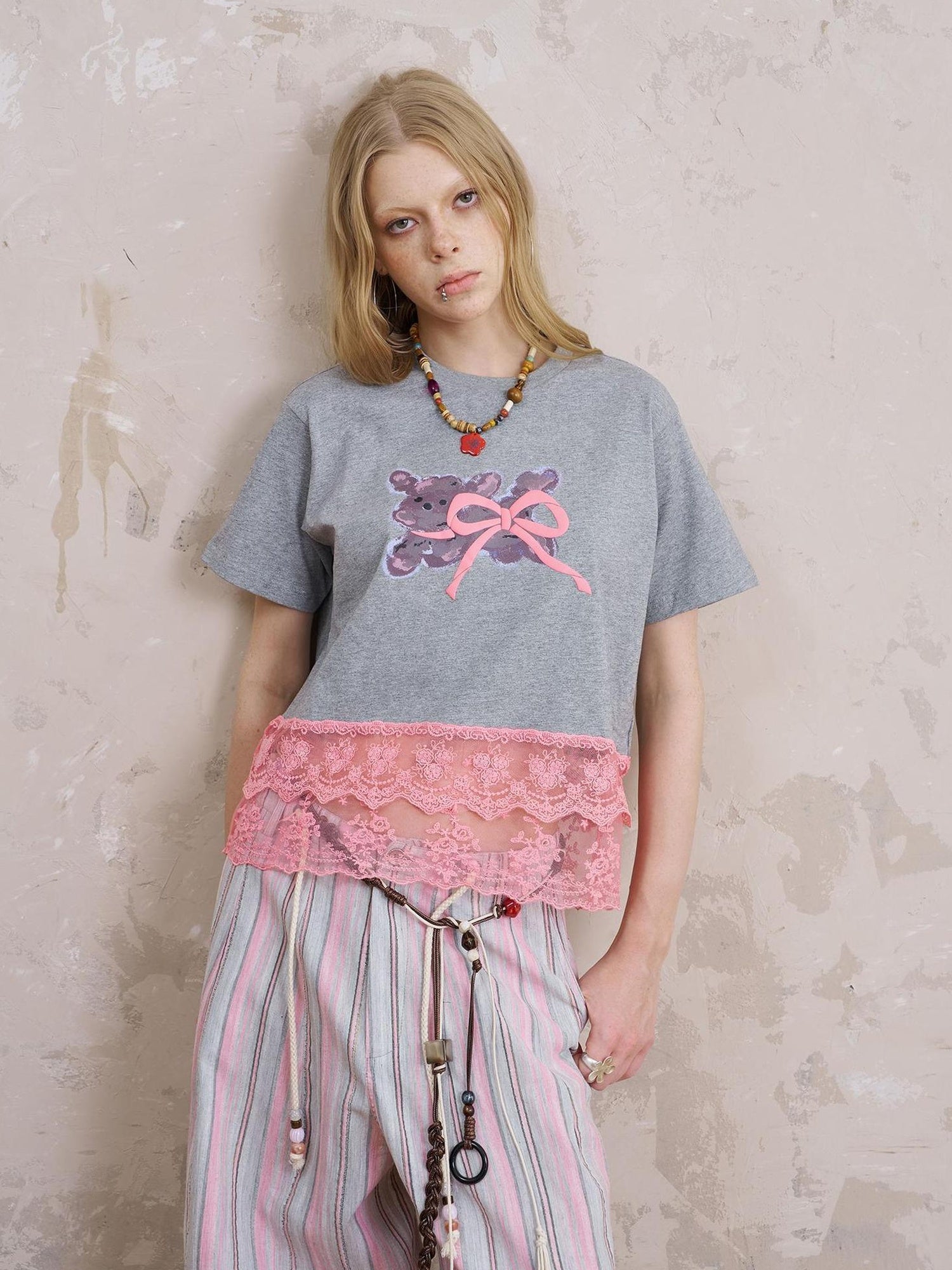 DIDDI MODA Running Dog Lace Trim Cotton Tee