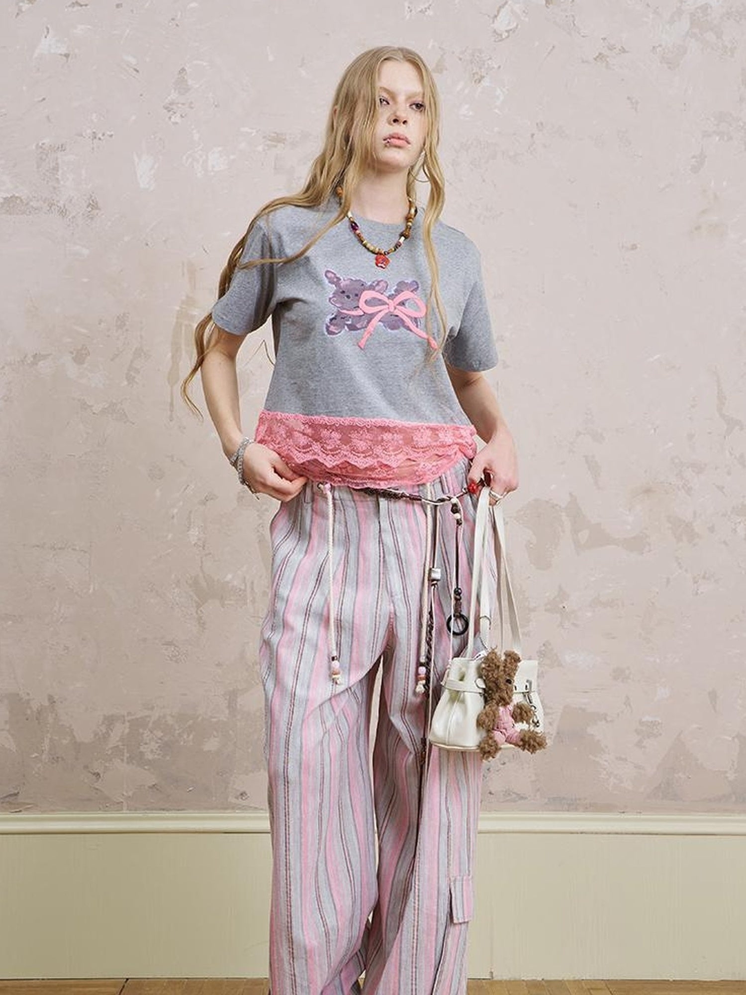 DIDDI MODA Running Dog Lace Trim Cotton Tee