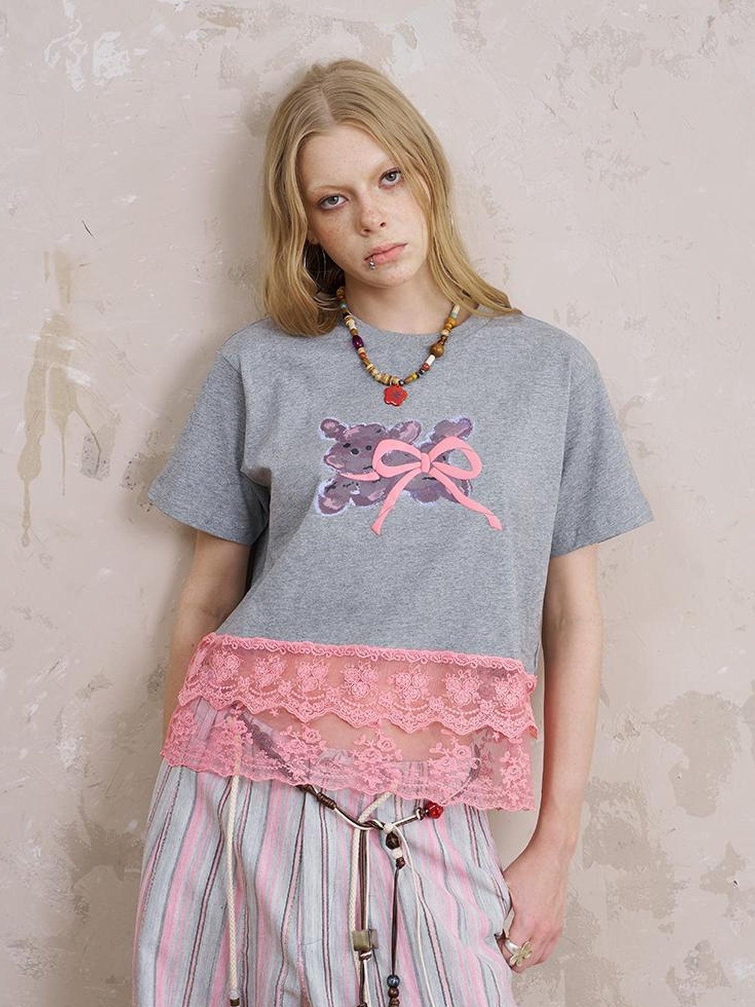 DIDDI MODA Running Dog Lace Trim Cotton Tee