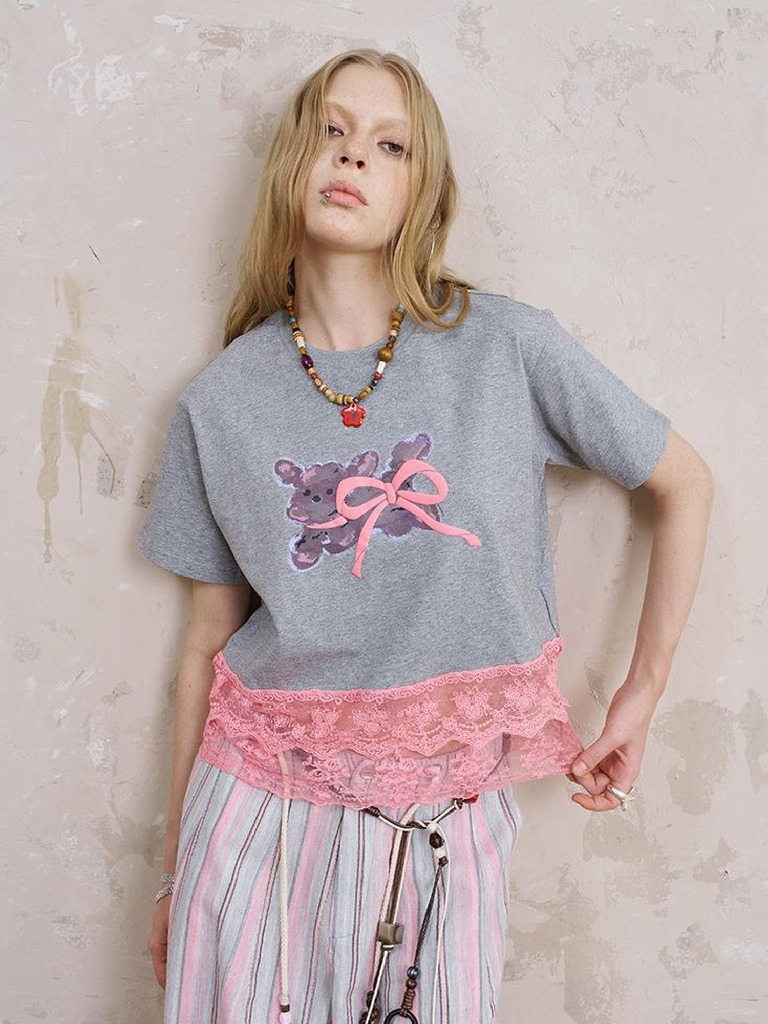 DIDDI MODA Running Dog Lace Trim Cotton Tee