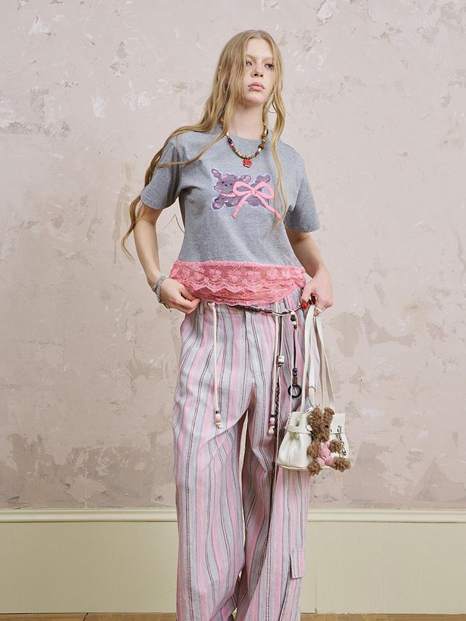 DIDDI MODA Running Dog Lace Trim Cotton Tee