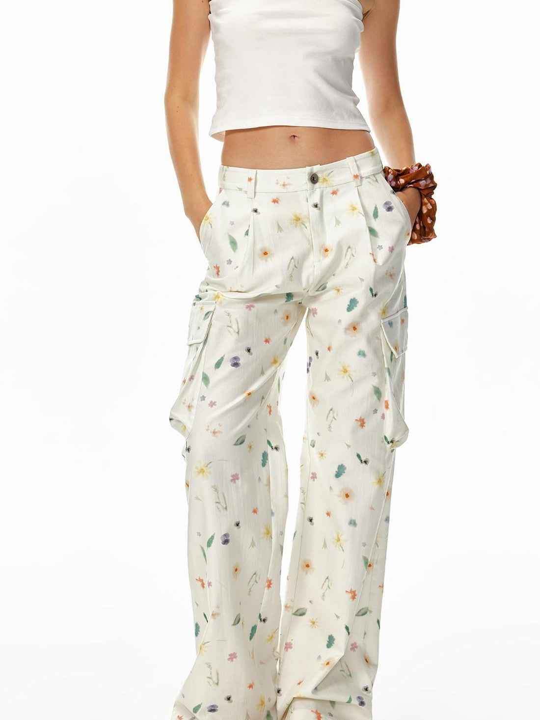 STRIKE A POSE Beige Floral Print 3d Pocket Cargo Women&