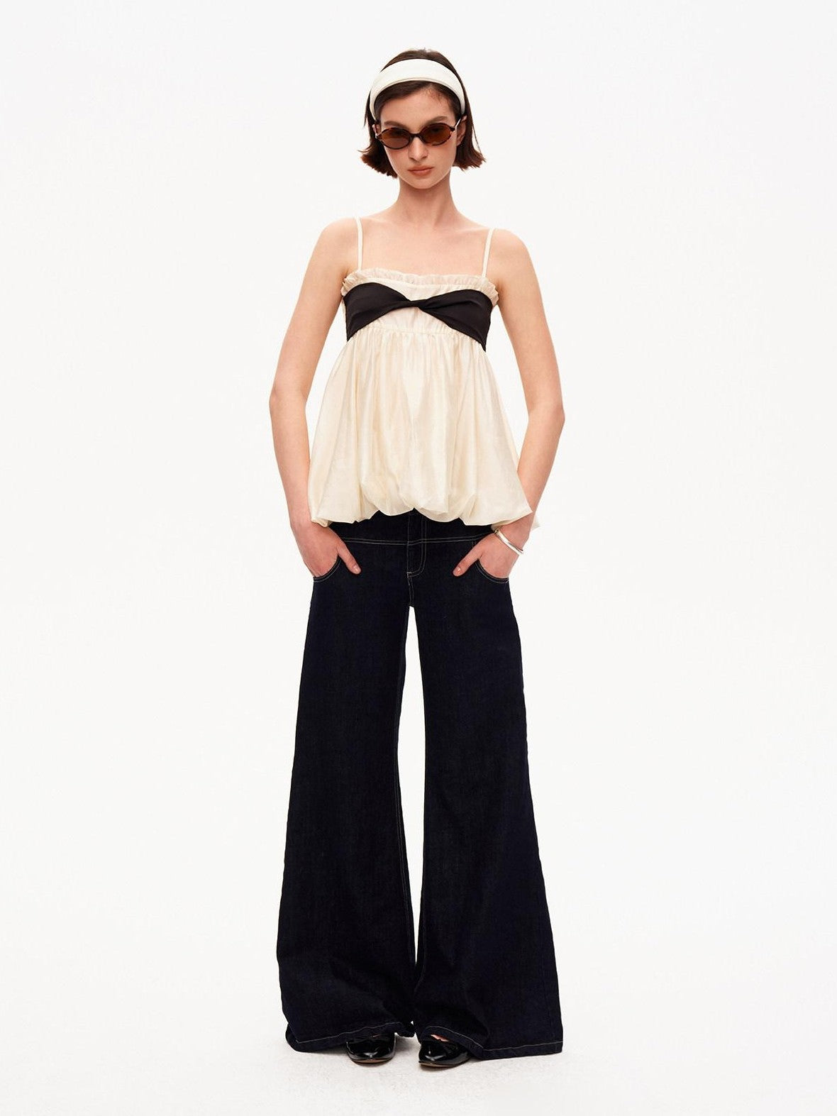 STRIKE A POSE Contrast Knot Ruffle Hem Bandeau Button Detail Women&