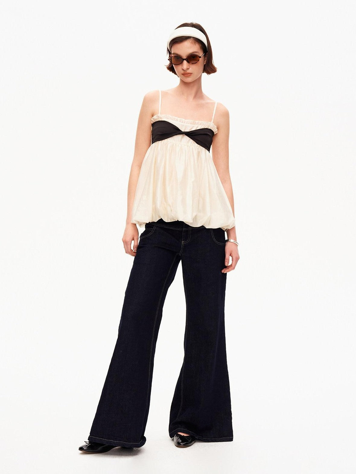 STRIKE A POSE Contrast Knot Ruffle Hem Bandeau Button Detail Women&