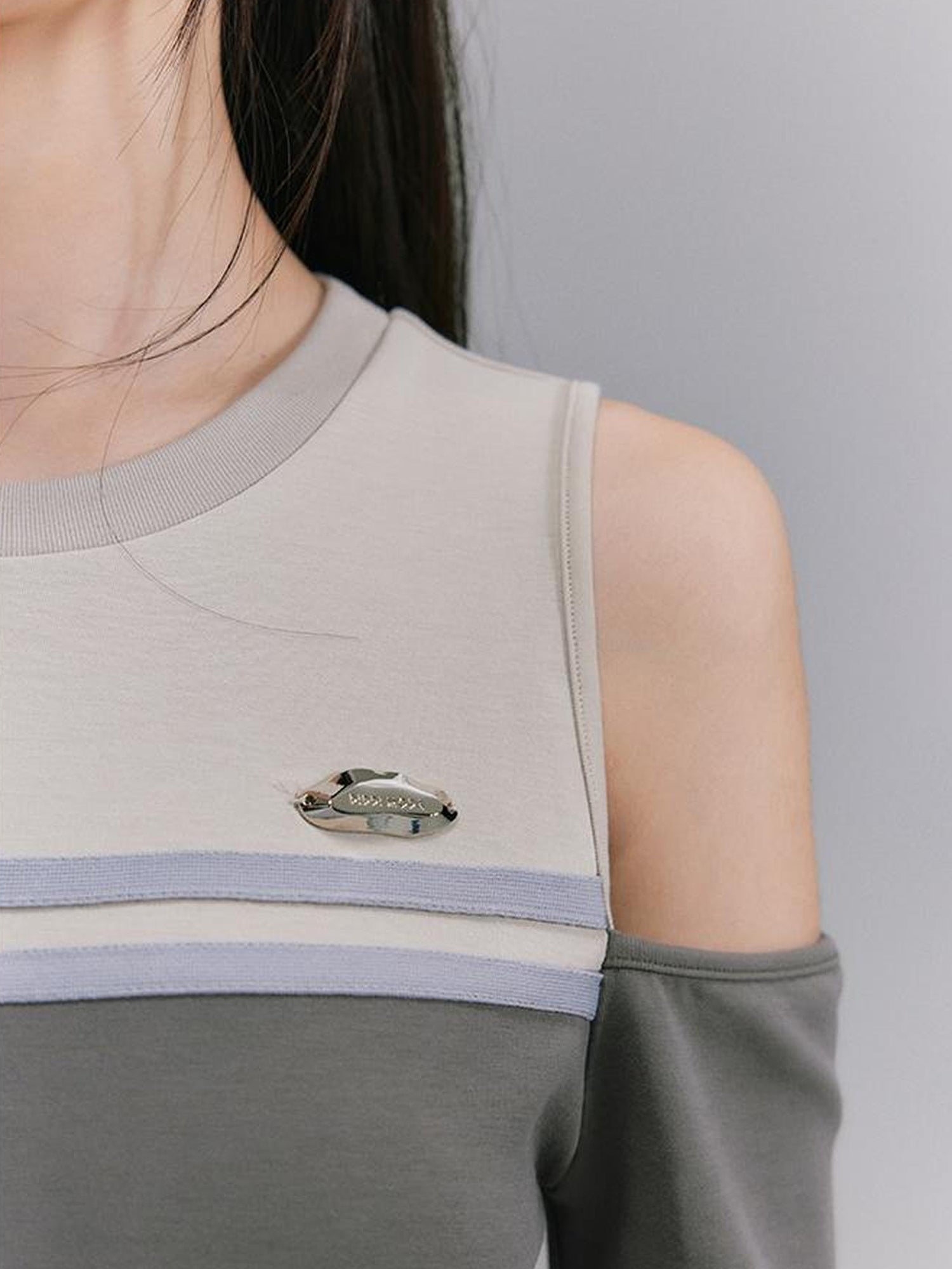 DIDDI MODA Shoulder Cutout Colorblock Knit Maxi Dress